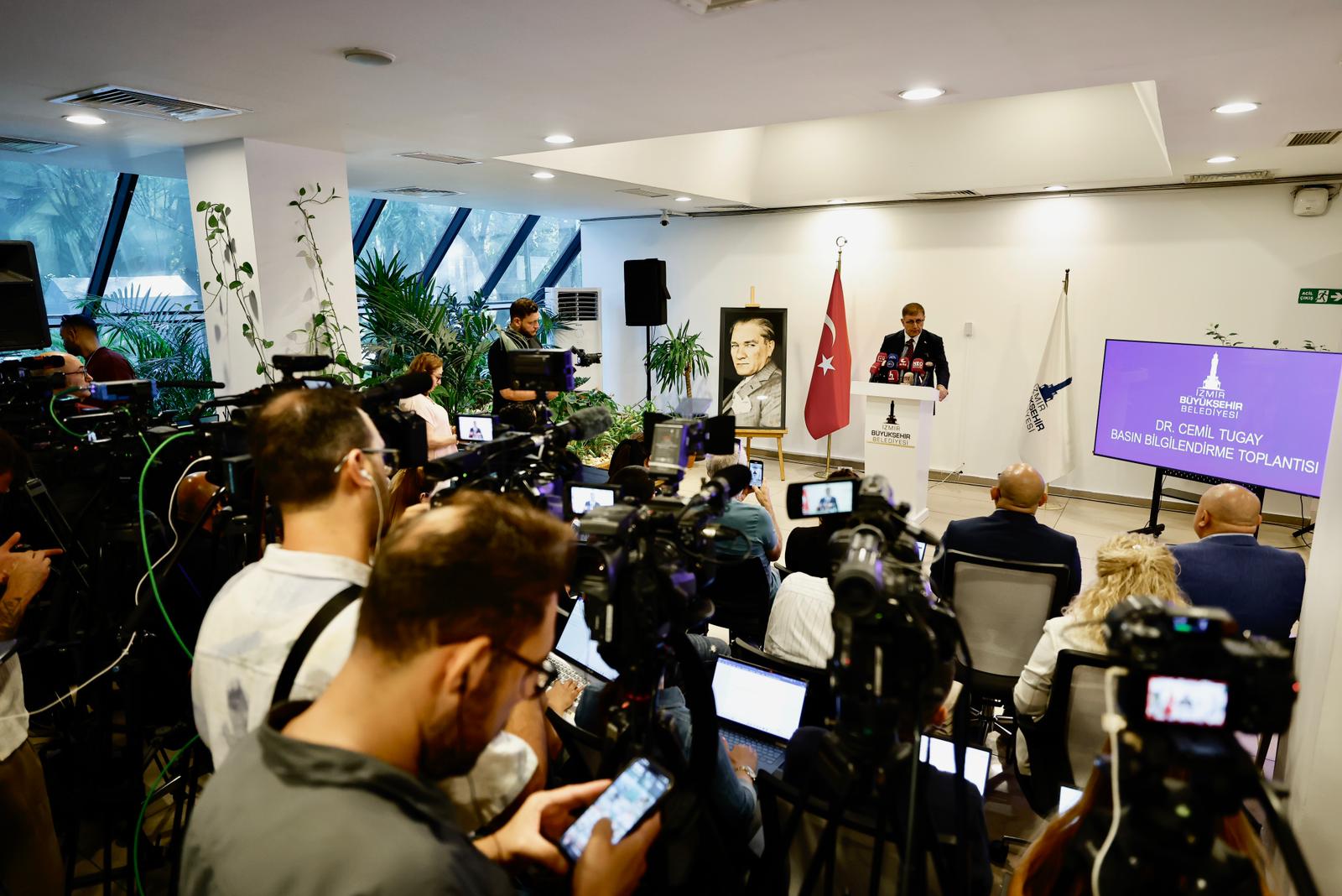 Başkan Tugay'dan önemli açıklamalar  "İzmir'in atık sorununu aylar içinde kökten çözeceğiz"