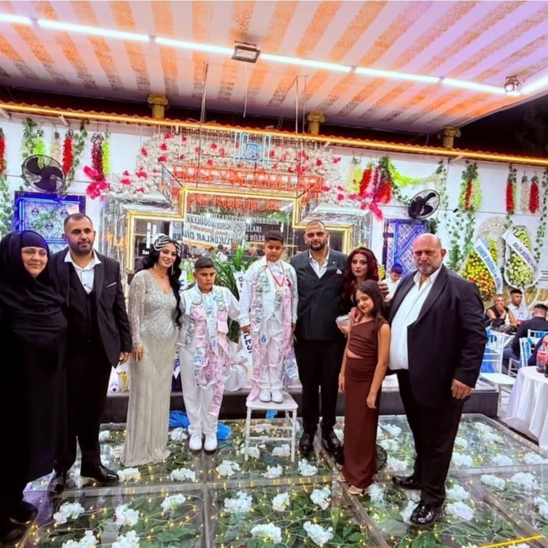 Hüseyinoğulları'nın mutlu günü: Eshat ve Kenancan Bozkurt sünnet oldu