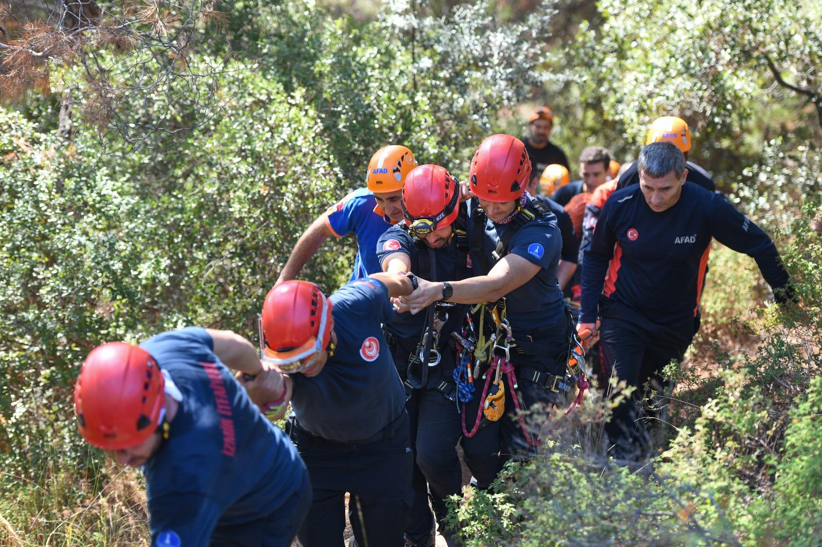 İzmir İtfaiyesi’nden Balçova Terapi Ormanları’nda kurtarma operasyonu