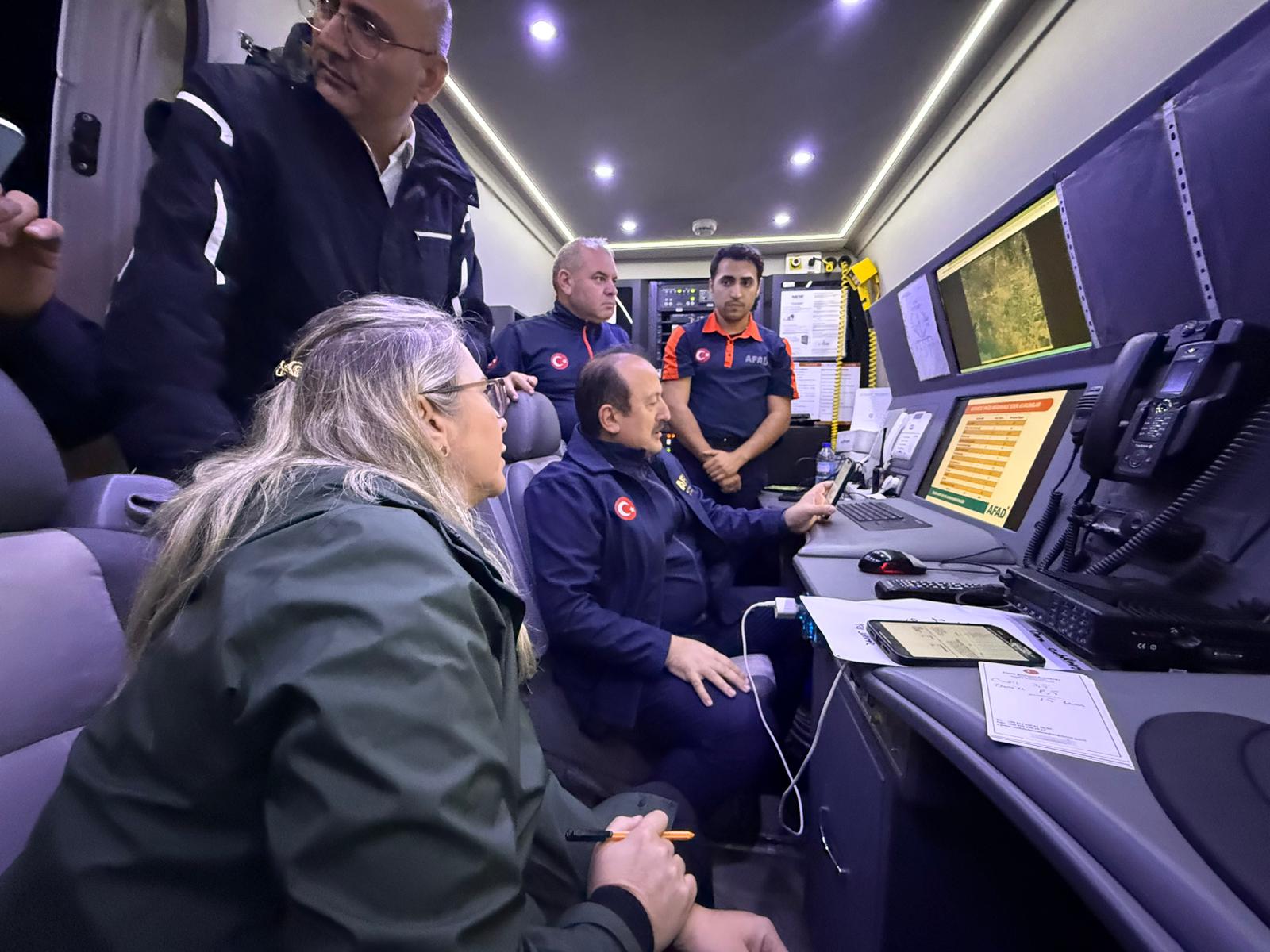 AK Partili Çankırı, Selde Kaybolan Kaptanoğlu'nun Ailesini Ziyaret Etti