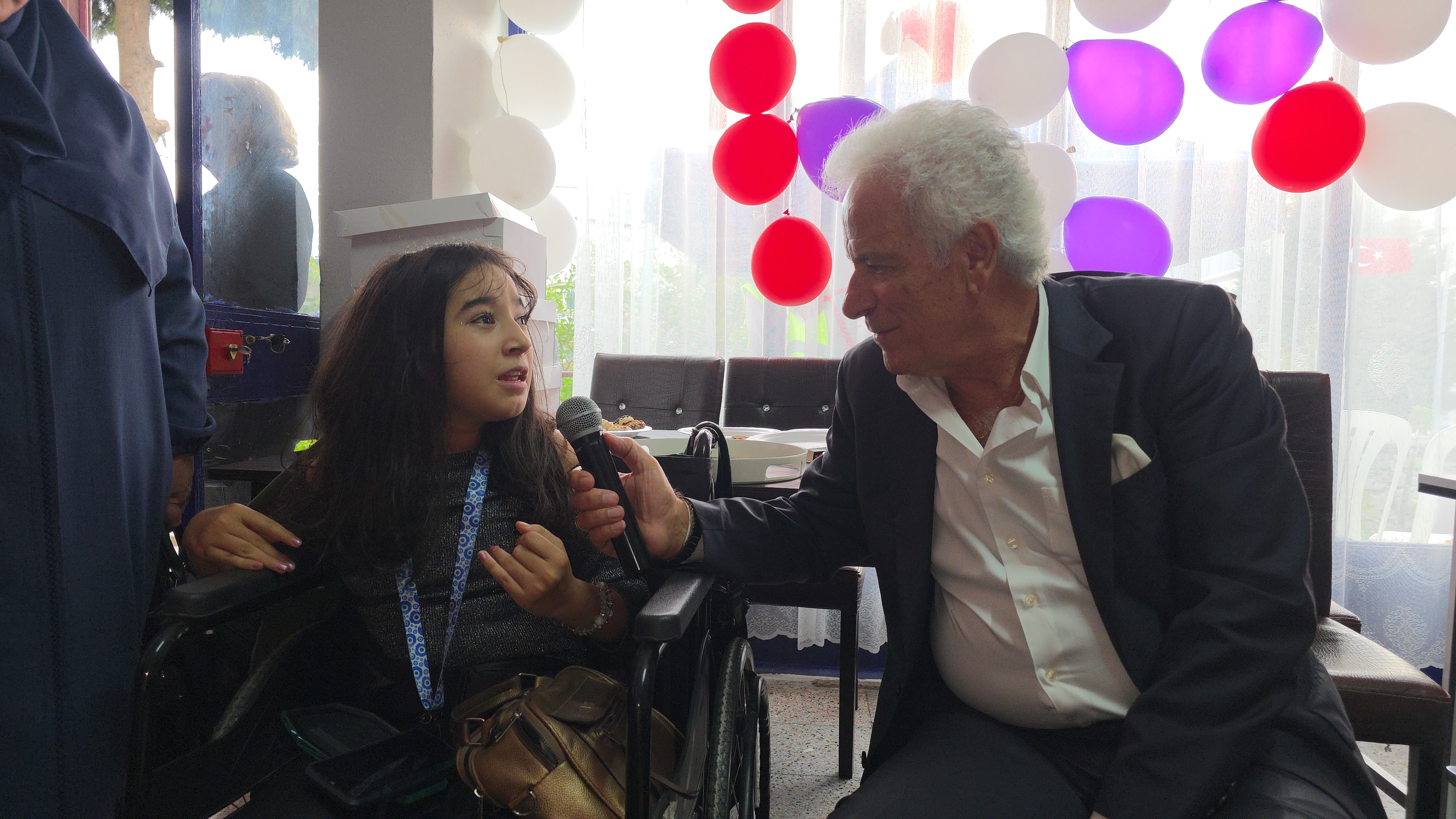 İZMİR'DE ENGELLİLER İÇİN UMUT KAPISI AÇILDI: "GERÇEK ENGEL, ZİHİNLERDEKİ AYRIMCILIKTIR"