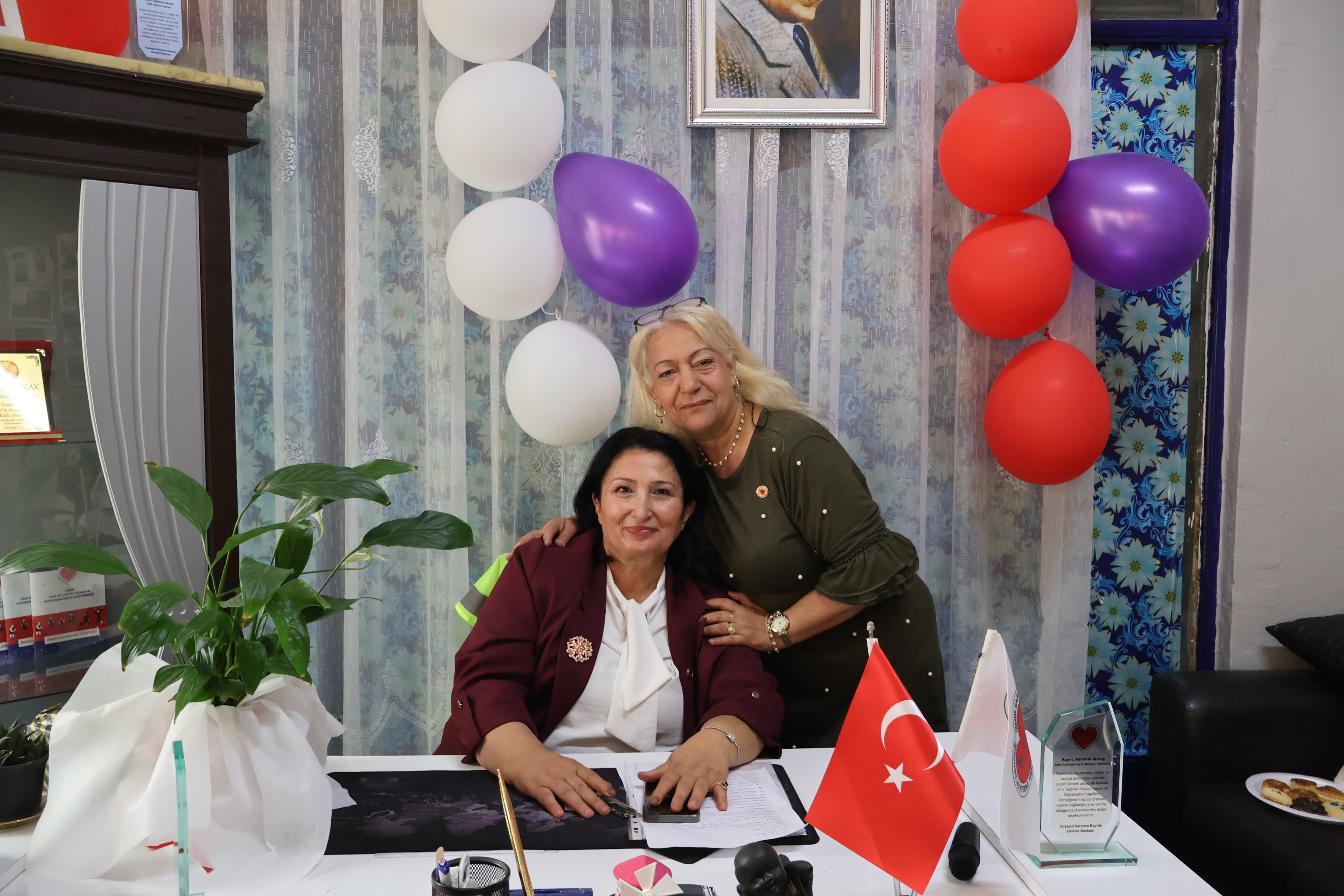 İZMİR'DE ENGELLİLER İÇİN UMUT KAPISI AÇILDI: "GERÇEK ENGEL, ZİHİNLERDEKİ AYRIMCILIKTIR"