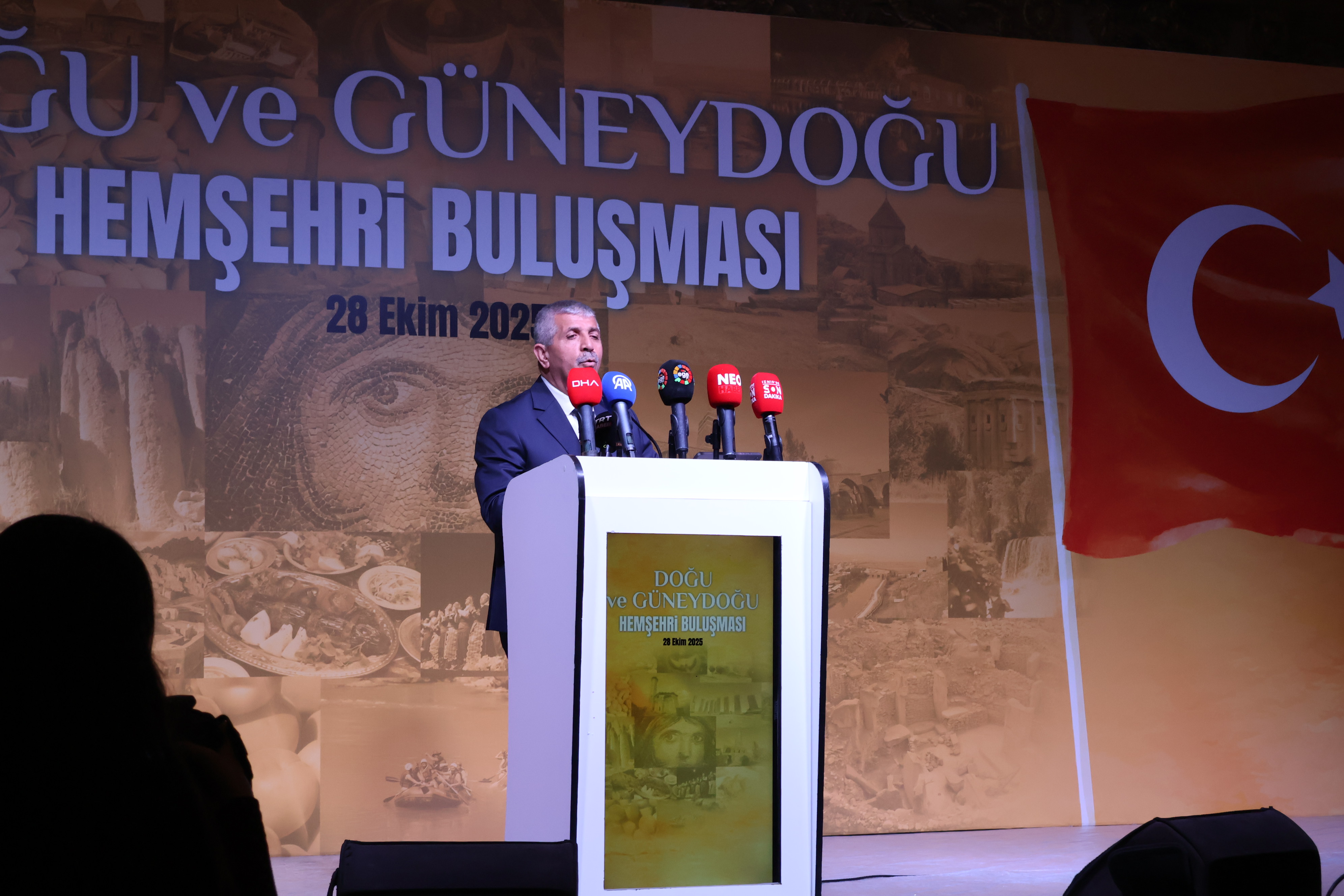 İzmir'de "Büyük Kardeşlik" Buluşması: Birlik, Dayanışma ve Umut Mesajı