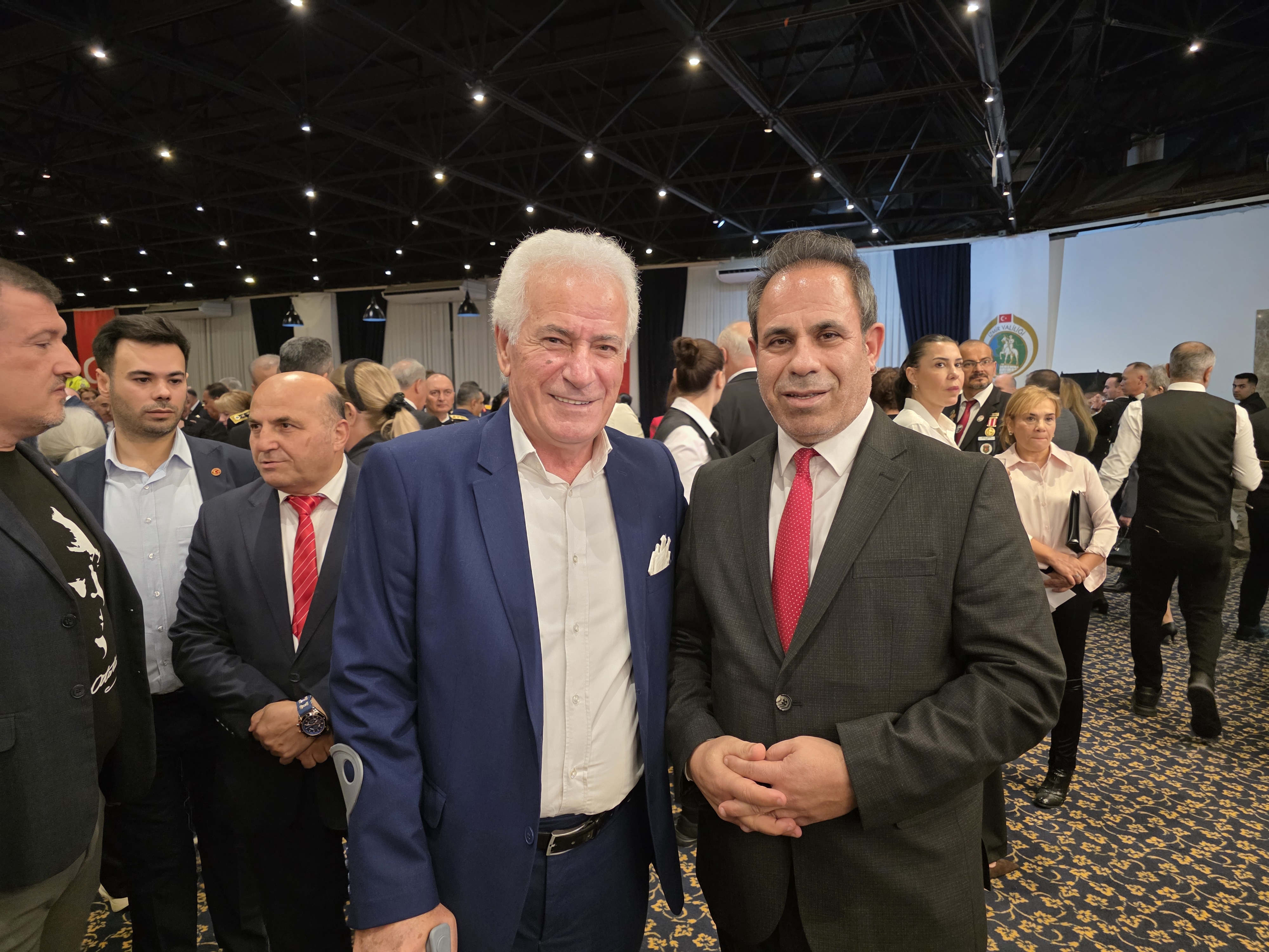 İZMİR'DE 29 EKİM RESEPSİYONU COŞKUYLA GERÇEKLEŞTİ: CUMHURİYET'İN 102. YILI TÖRENLE KUTLANDI