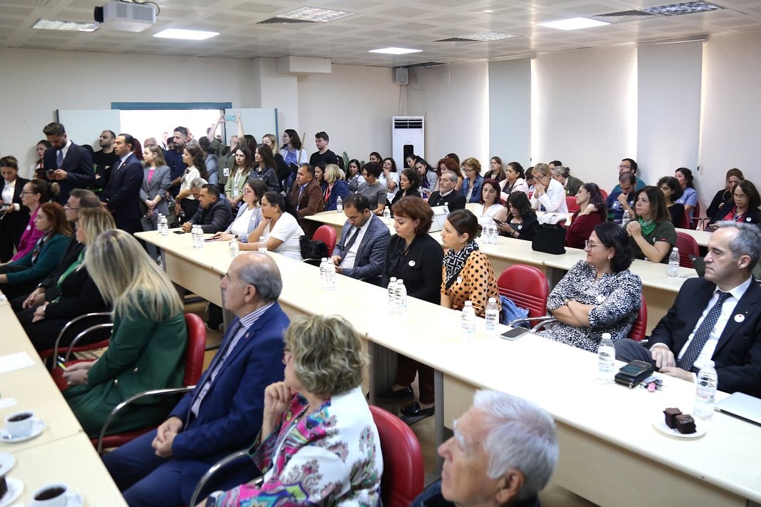 Küçükler İçin Büyük Umut: Organ Bağışı Sempozyumu İzmir’de Gerçekleştirildi