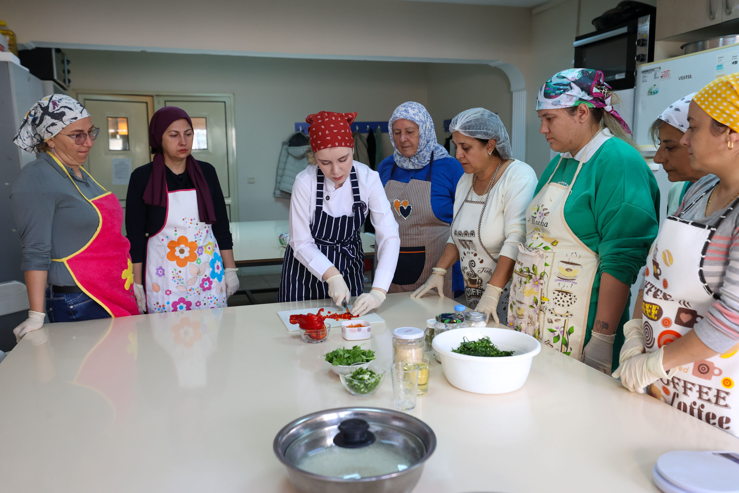 Bucalı Kadınlar Evka-1 Semt Evi’nde Dünya Mutfağıyla Buluşuyor