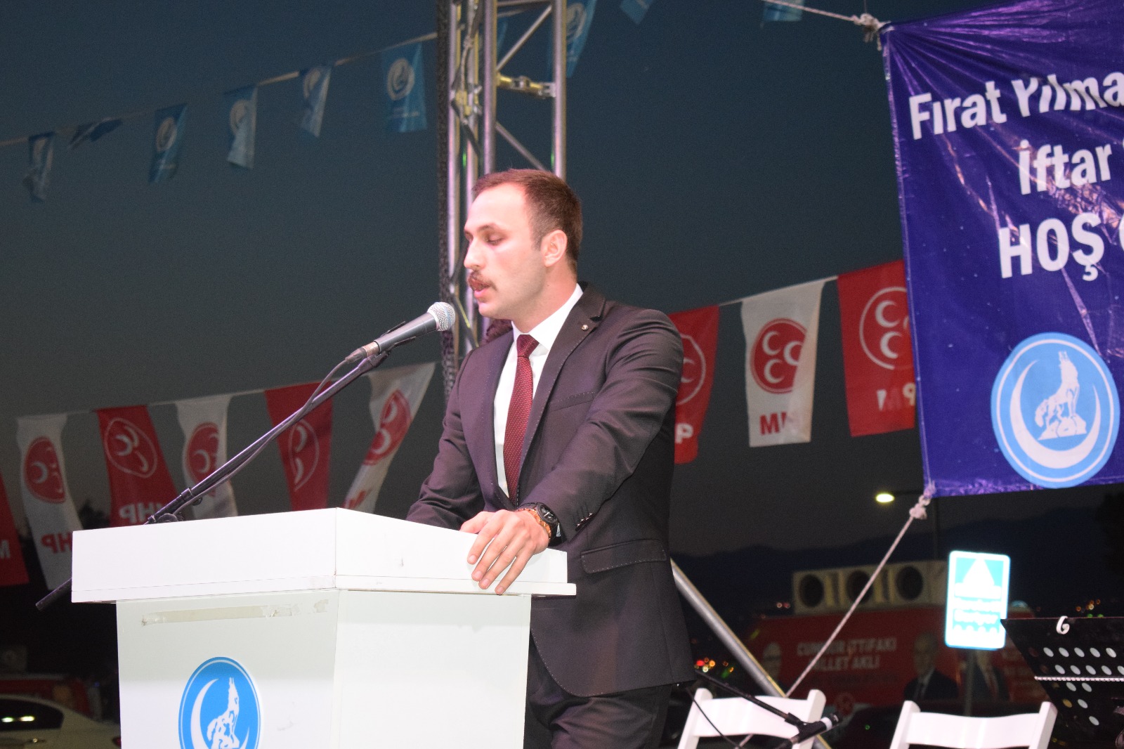 Fırat Yılmaz Çakıroğlu İftar Sofrası İzmirlileri Cumhuriyet Meydanında Buluşturdu