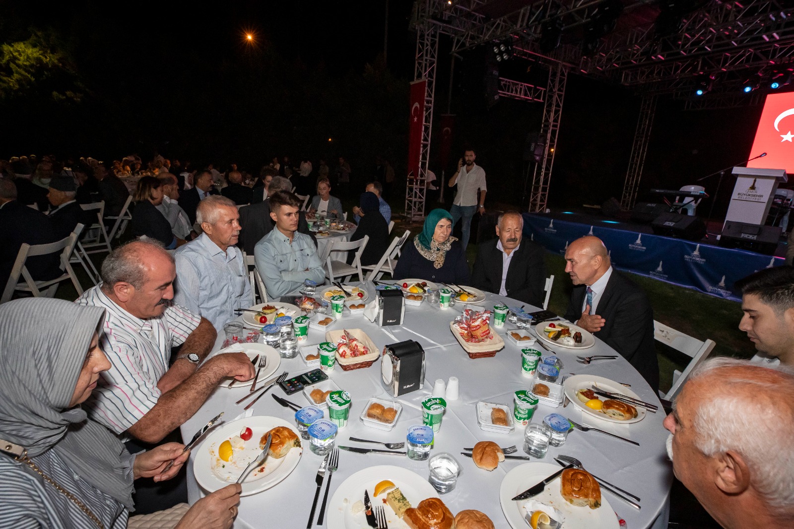 Başkan Tunç Soyer şehit yakınları ve gazilerle buluştu