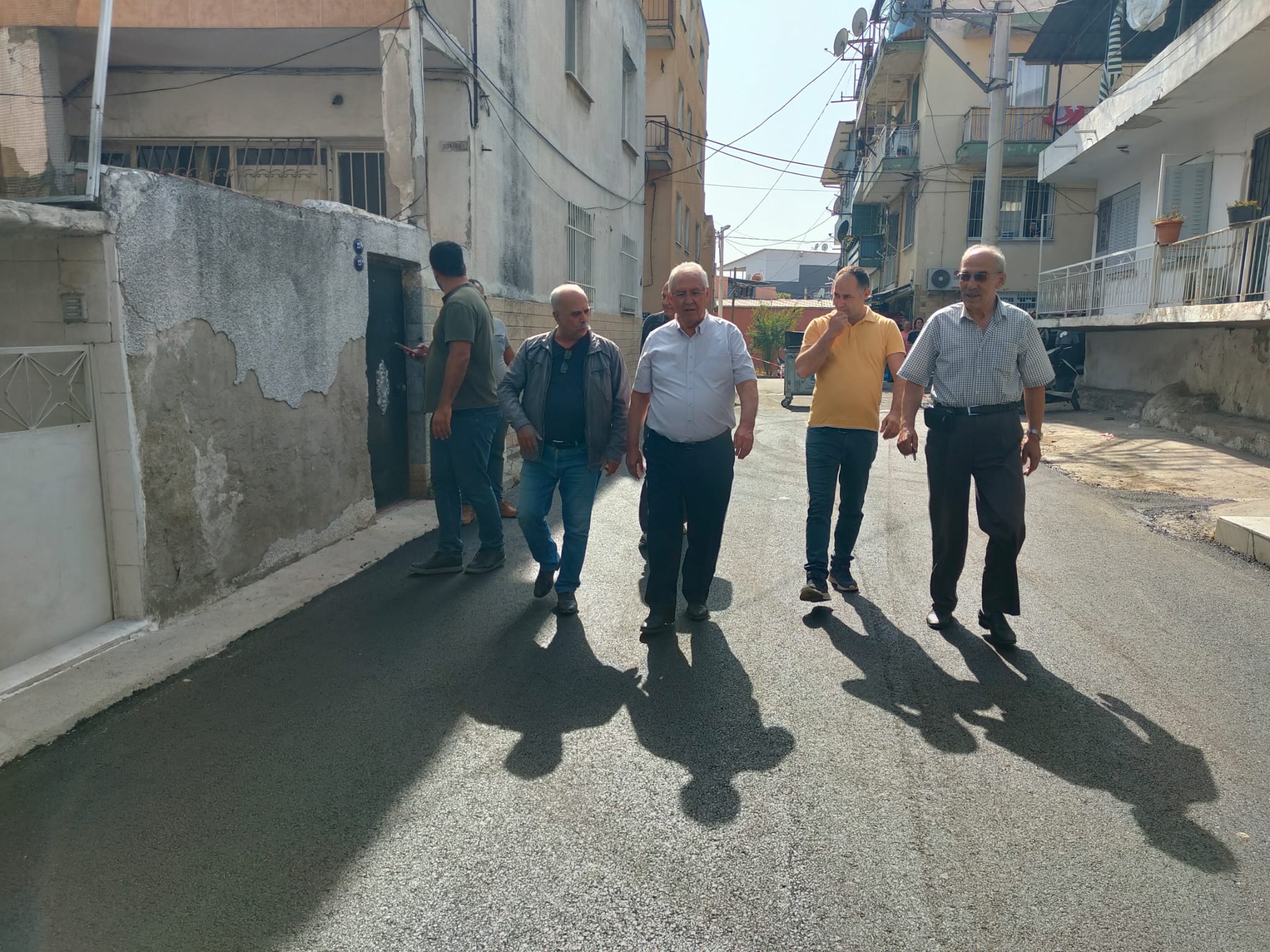 Karabağlar'da asfaltlamalar dur durak bilmiyor