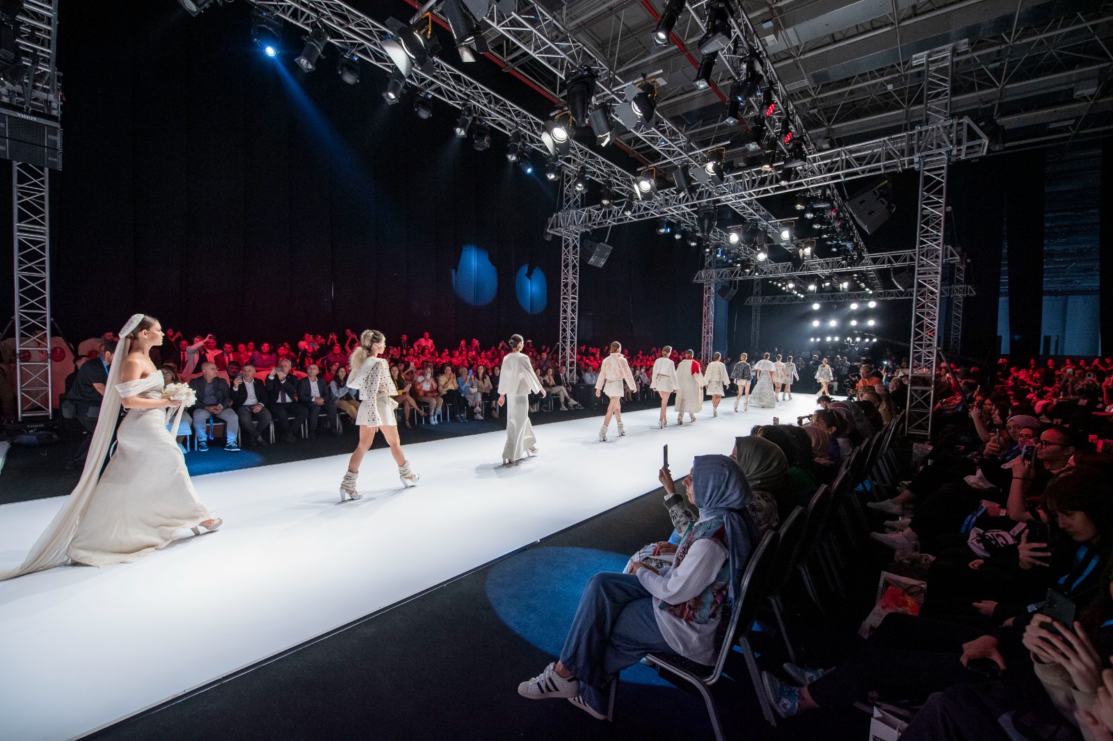 İklim Krizi ve Kuraklığa karşı keçe podyuma çıktı