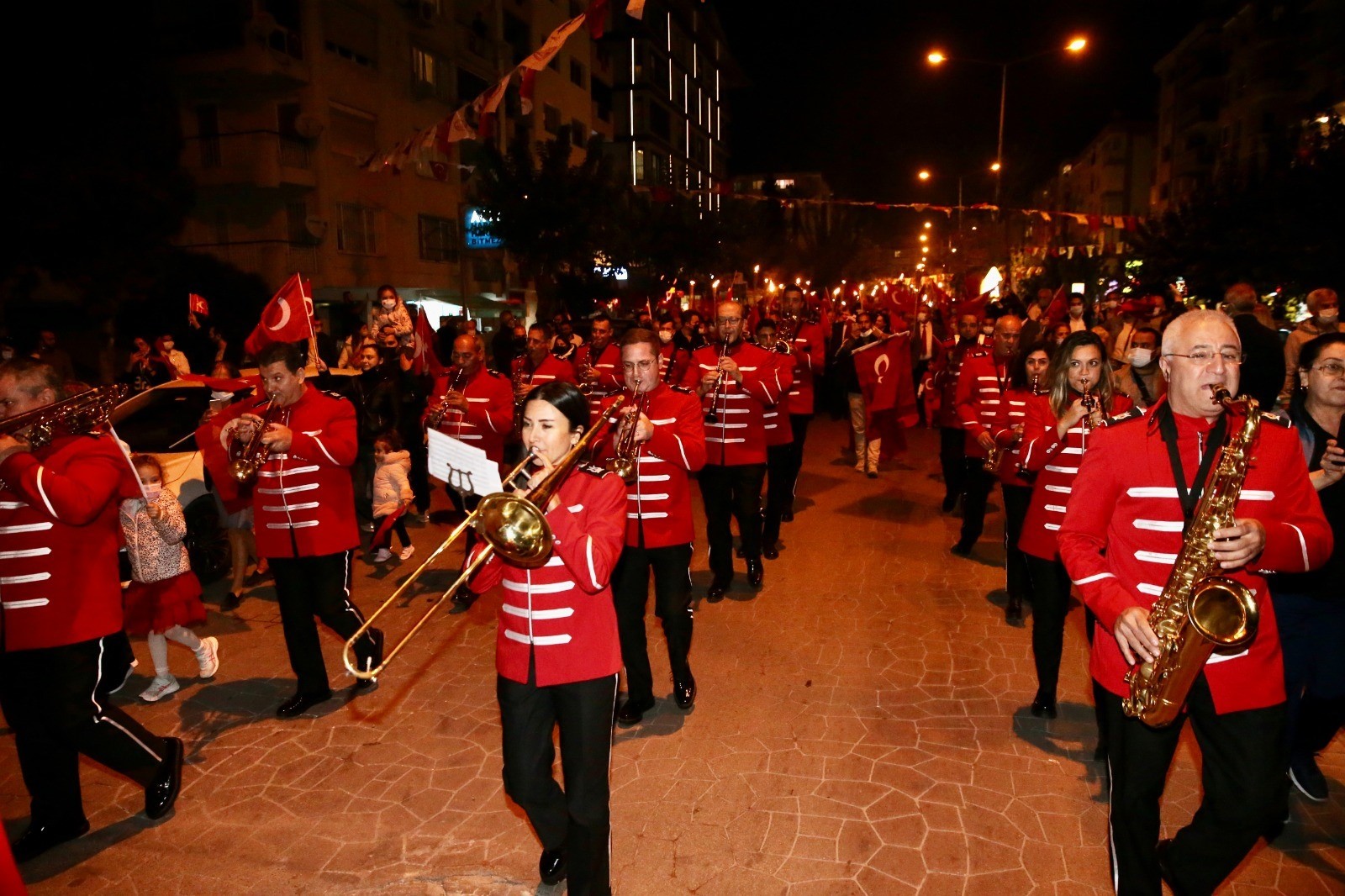 Karşıyaka, Cumhuriyet’in 100. yaşını coşkuyla kutluyor
