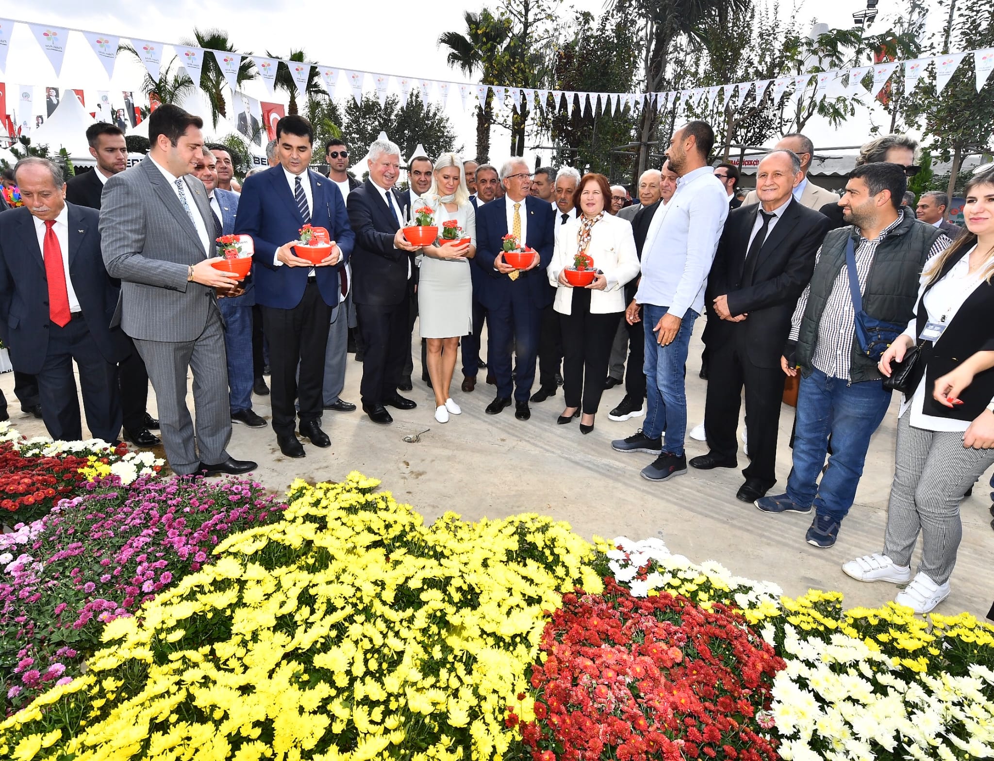 Süs bitkisi üreticilerinden “KDV” çağrısı