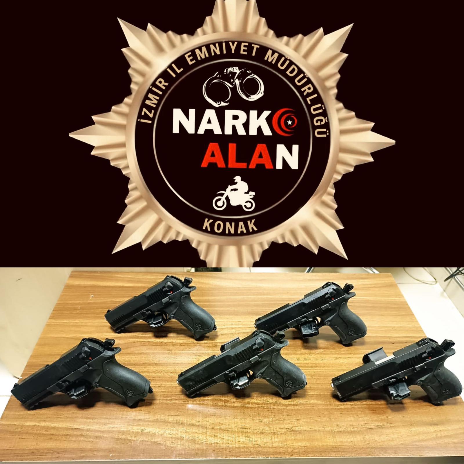 İzmir'de asayiş uygulamasında 14 kişi gözaltına alındı