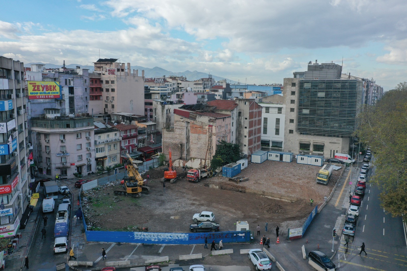 Konak Belediyesi’nin yeni hizmet binası inşaatı başladı