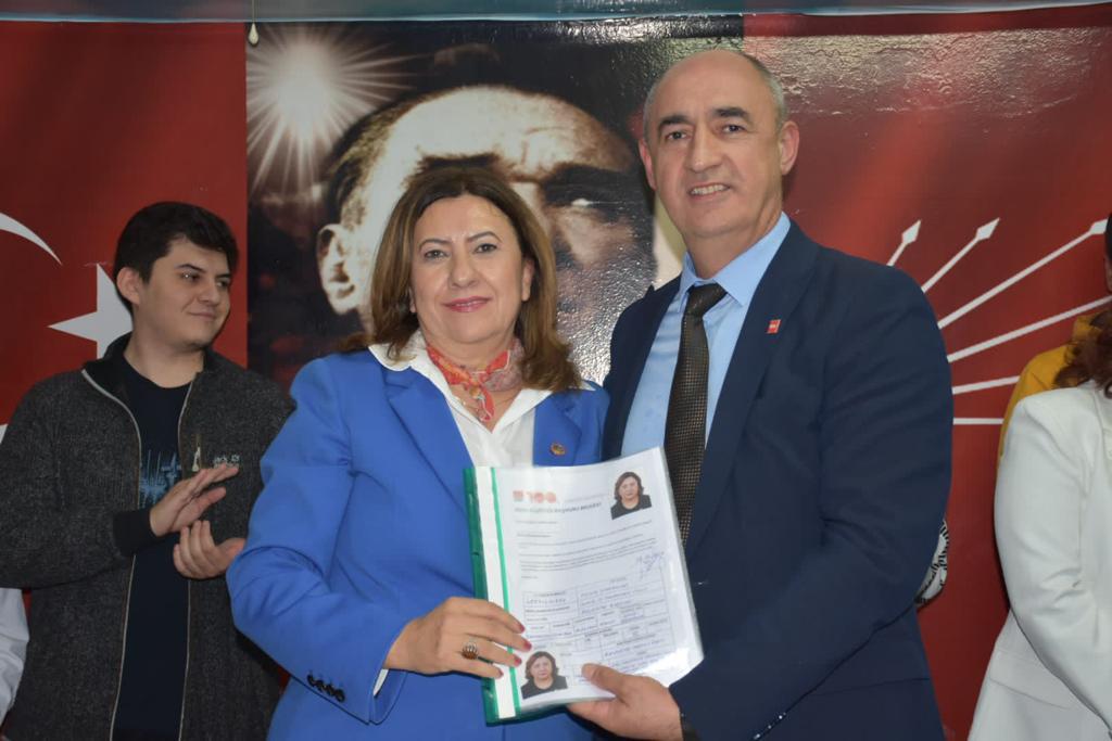 CHP'li Deniz Karakurt Menemen Belediye Başkanı aday adayı oldu