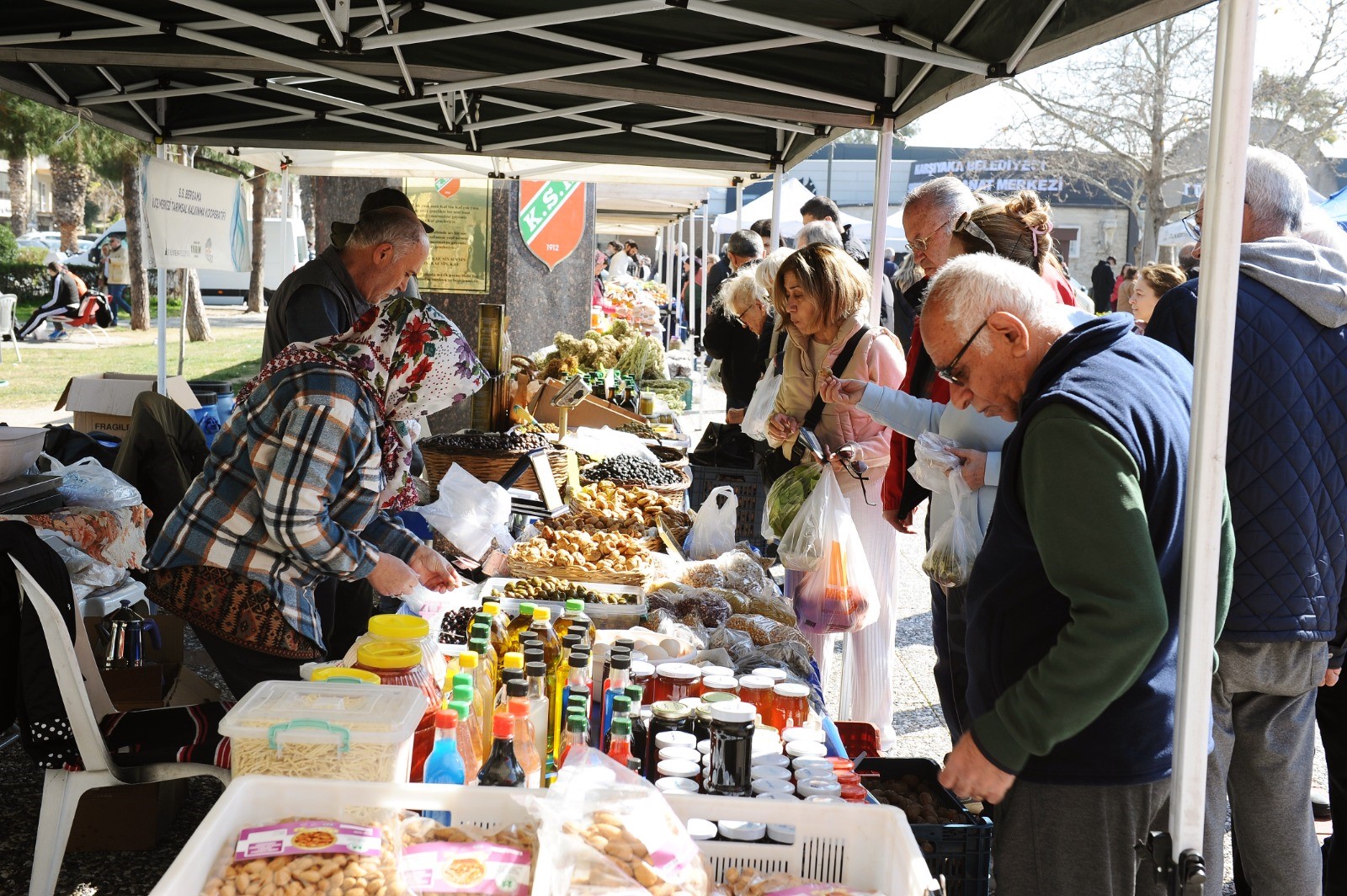Karşıyaka Belediyesi, sosyal ve ekonomik hayata katkı sunuyor