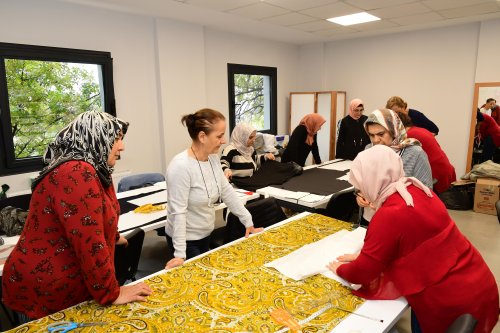 Karabağlar'da, Çalıkuşu Semt Merkezine yoğun ilgi