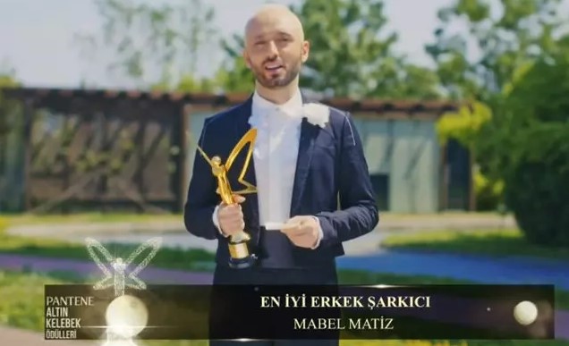 Altın Kelebek Ödülü'nü 5 TL'ye satışa çıkardı