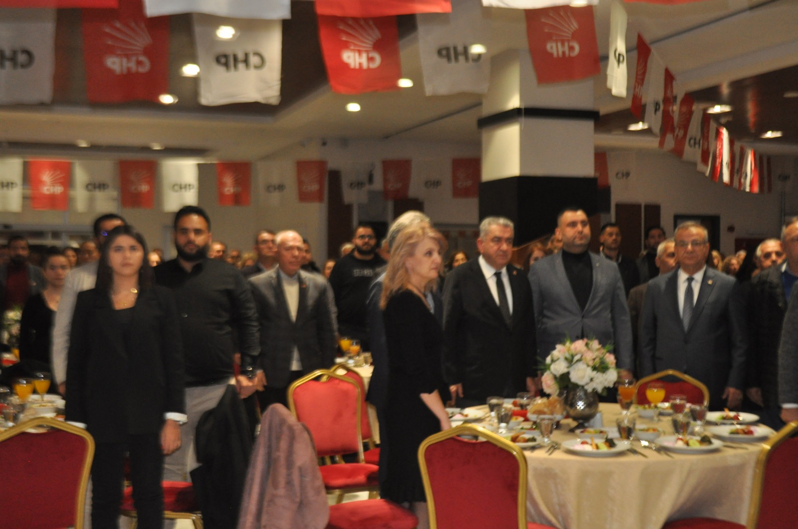 CHP Karabağlar İlçe Başkanlığı'ndan dayanışma yemeği