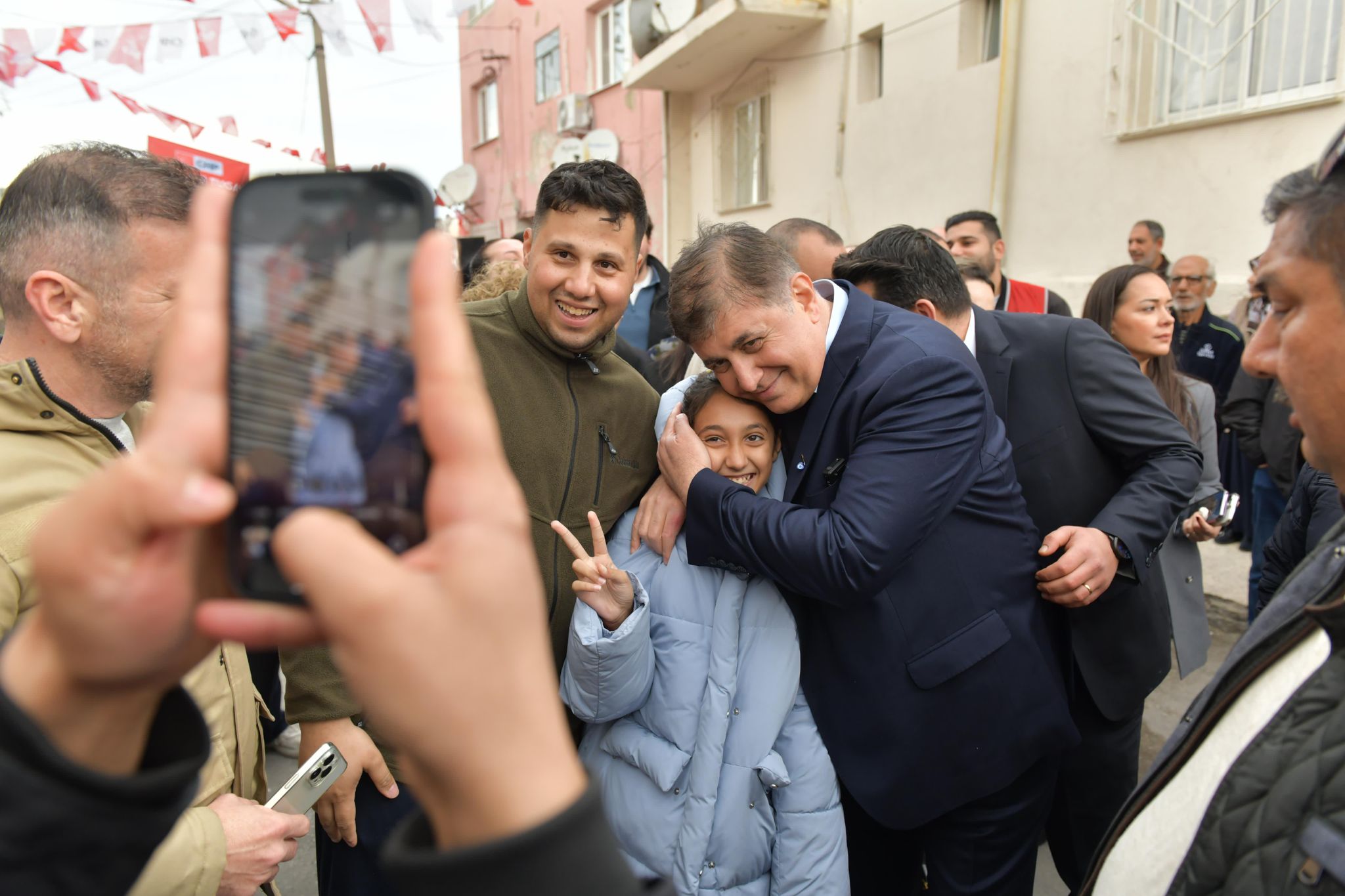 Başkan Tugay, Roman yurttaşlarla buluştu