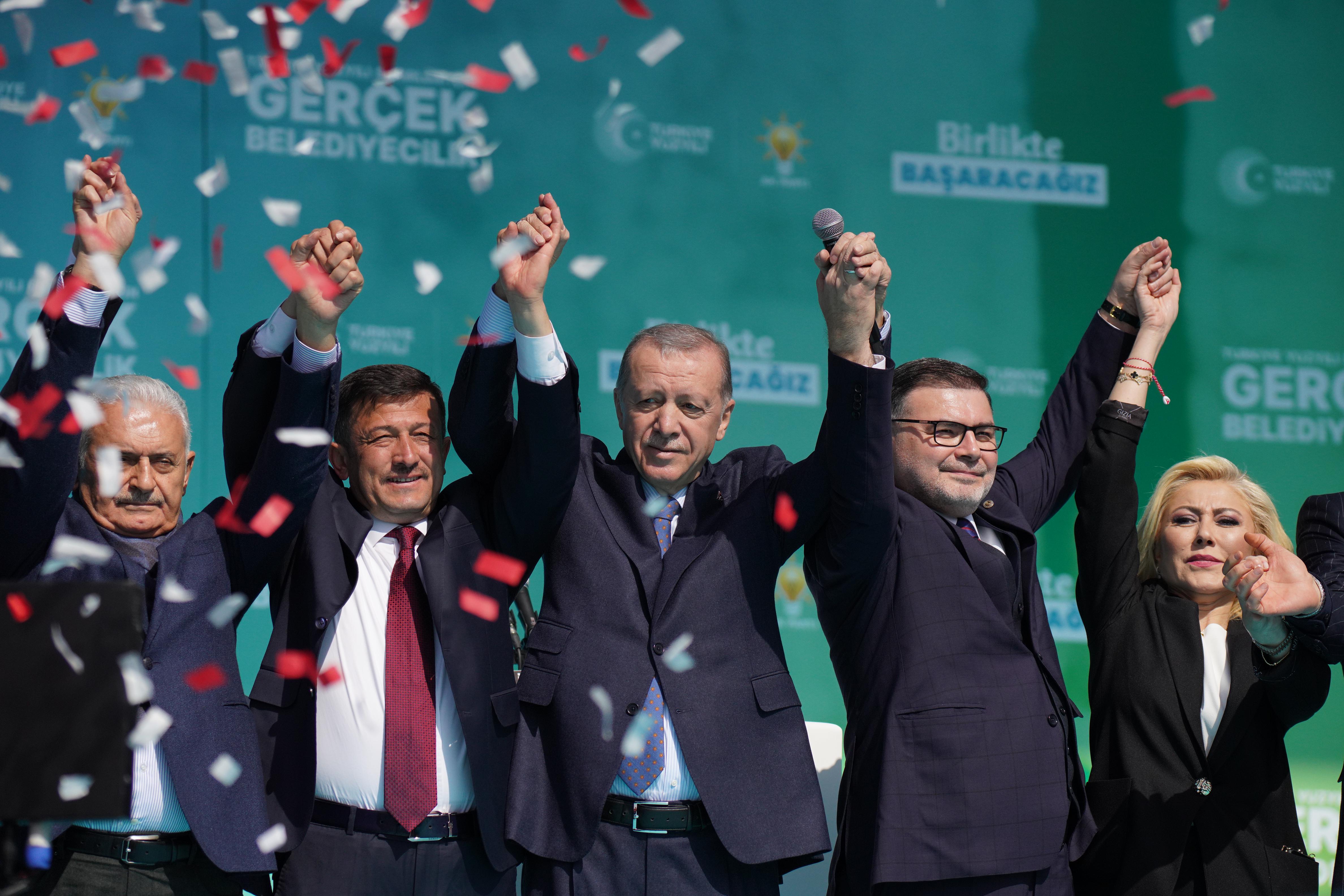 Hamza Dağ, İzmirlilerden söz istedi: Yeni bir hikaye yazacak mıyız?