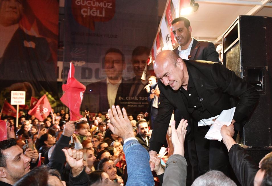 Soyer sahaya indi: Çiğli Adayı Yıldız'a destek