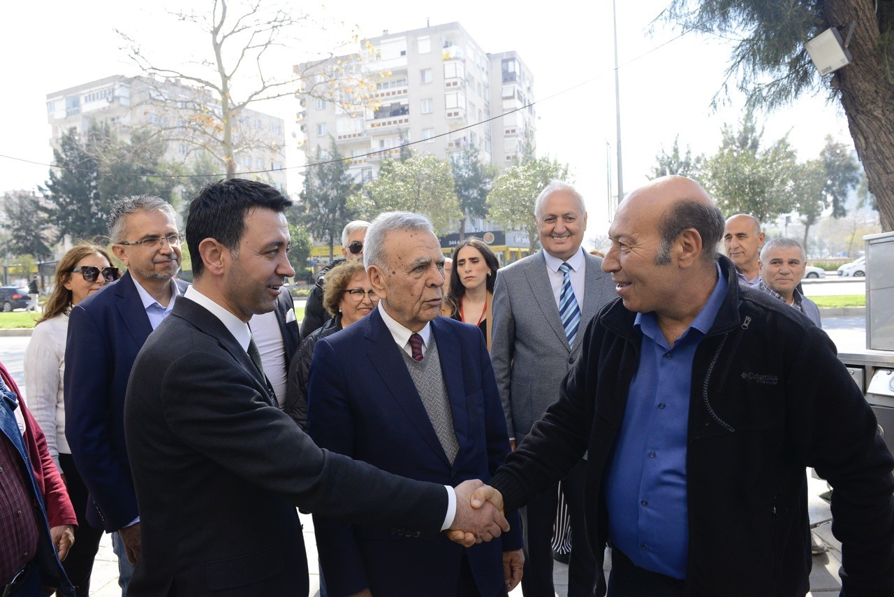 Bayraklı’da sahaya indiler... Önal’a Kocaoğlu ve Demir desteği