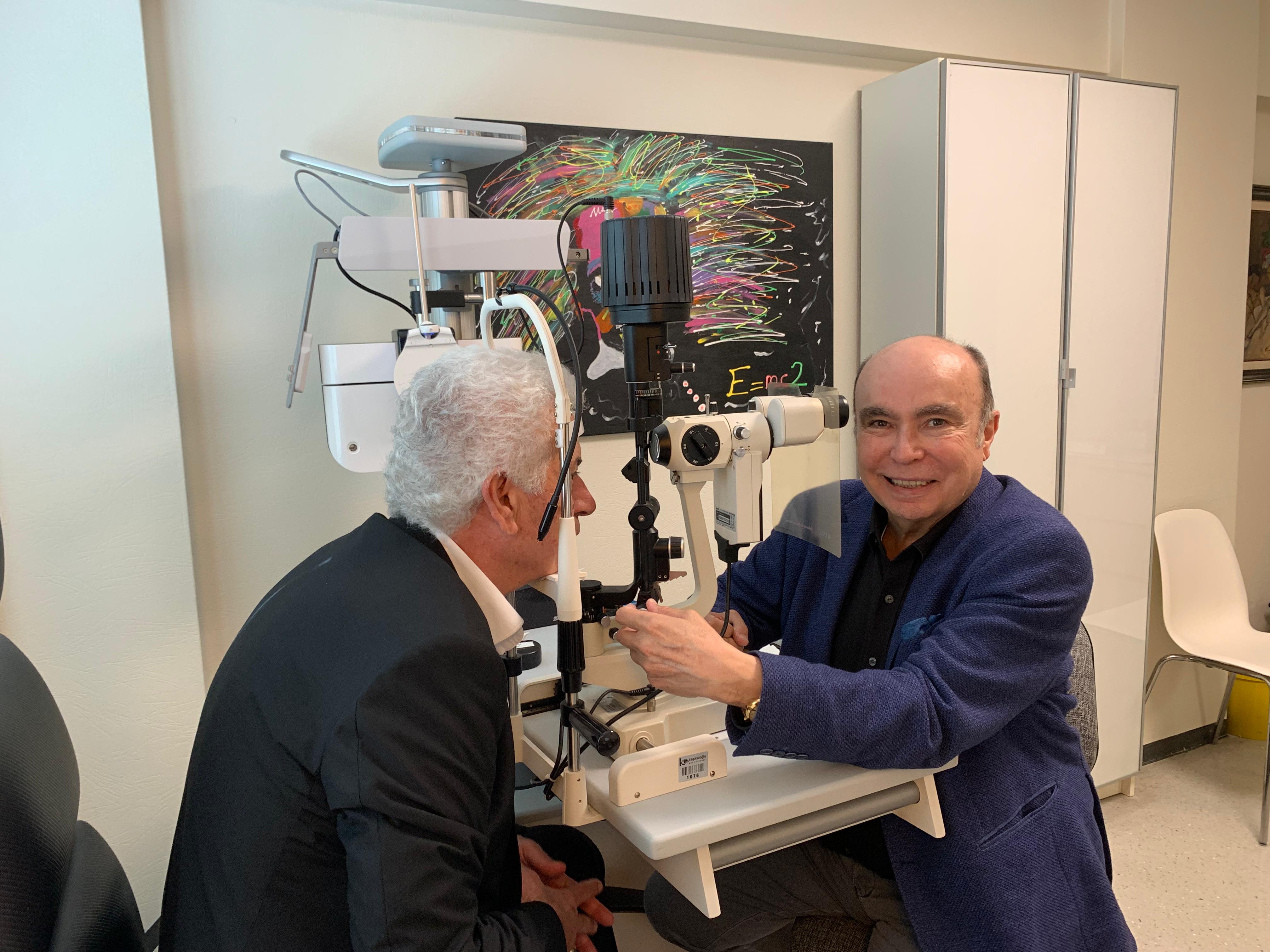 Salih Erkek'ten hastane çalışanlarına büyük övgü!