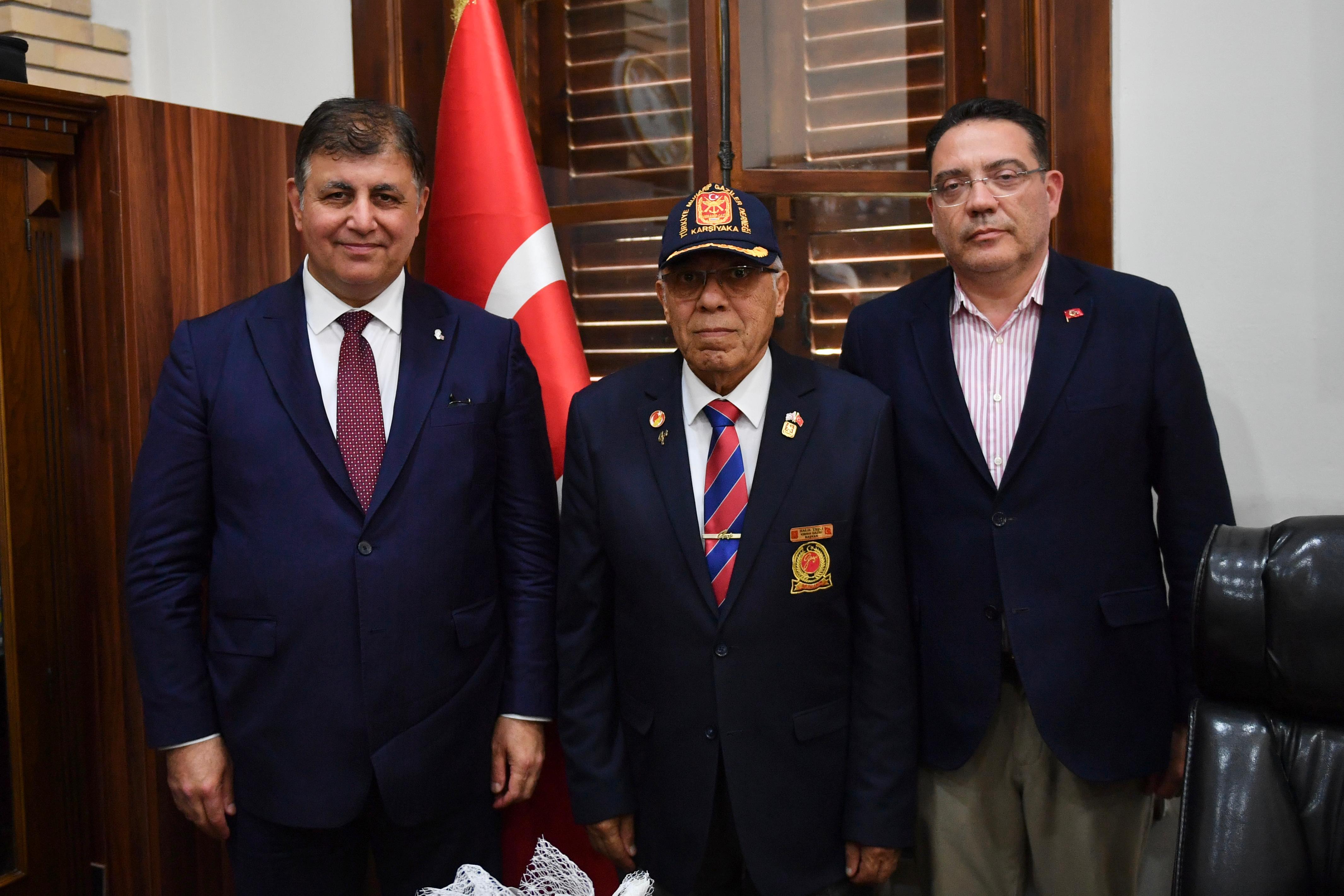 Başkan Tugay'dan gazilere sürpriz ziyaret