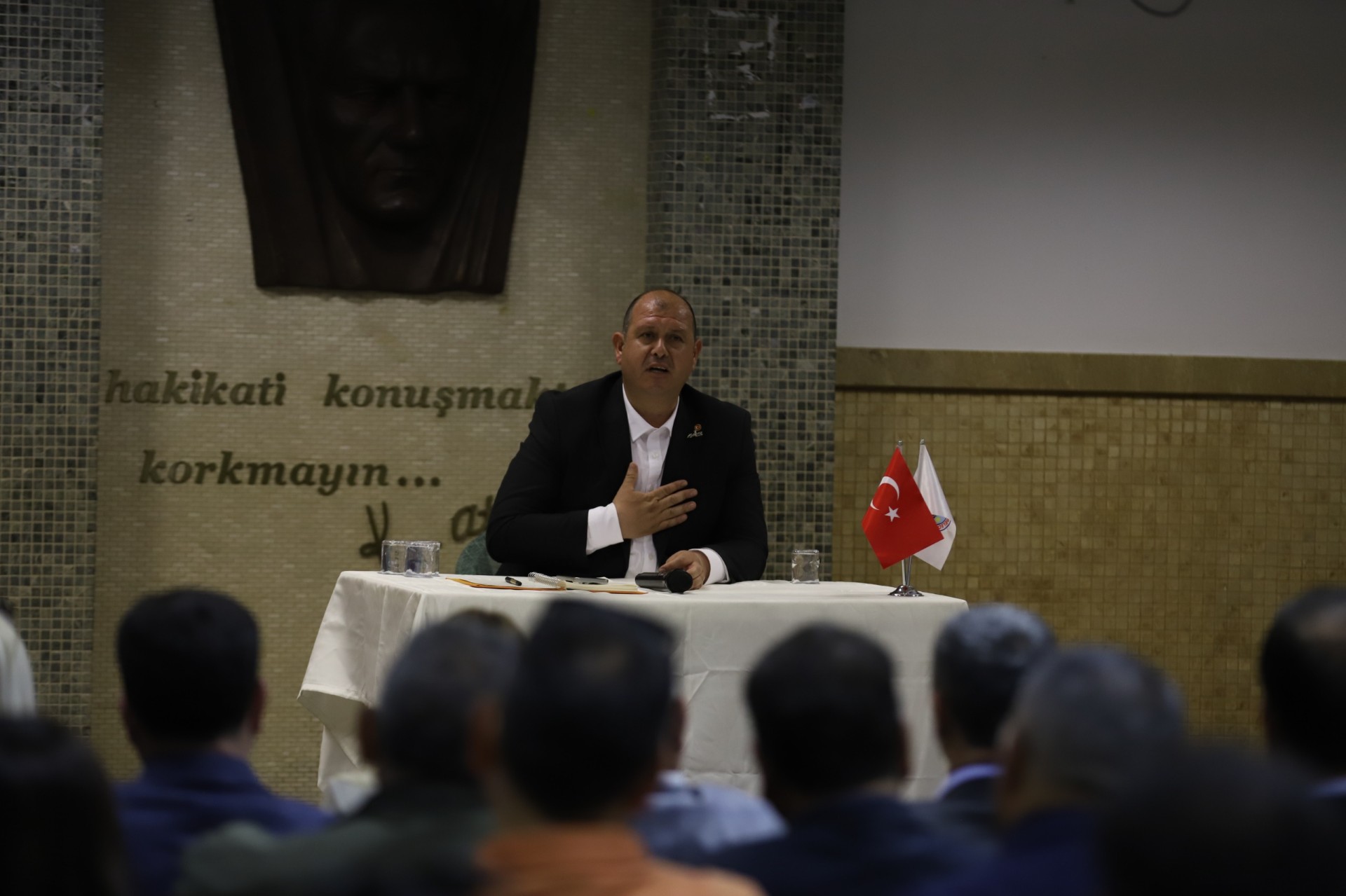 Başkan Çiçek’in İlk Toplantısı Muhtarlarla