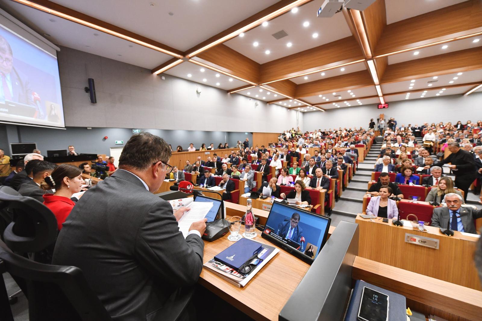 "İzmir'i Türkiye'de en düşük su fiyatına sahip il yapacağız"