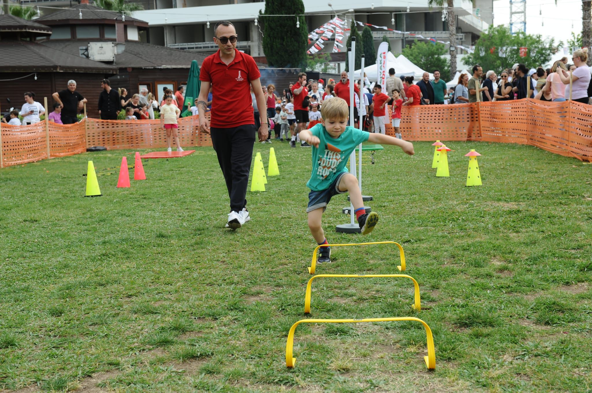 23 Nisan Karşıyaka’nda coşkuyla kutlandı