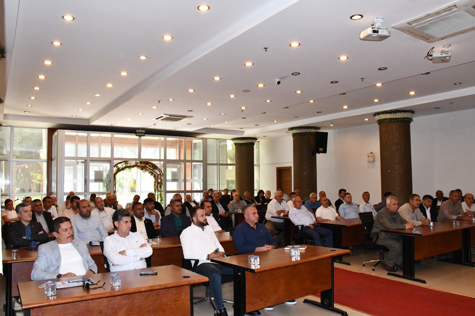 Başkan Demir muhtarlarla bir araya geldi