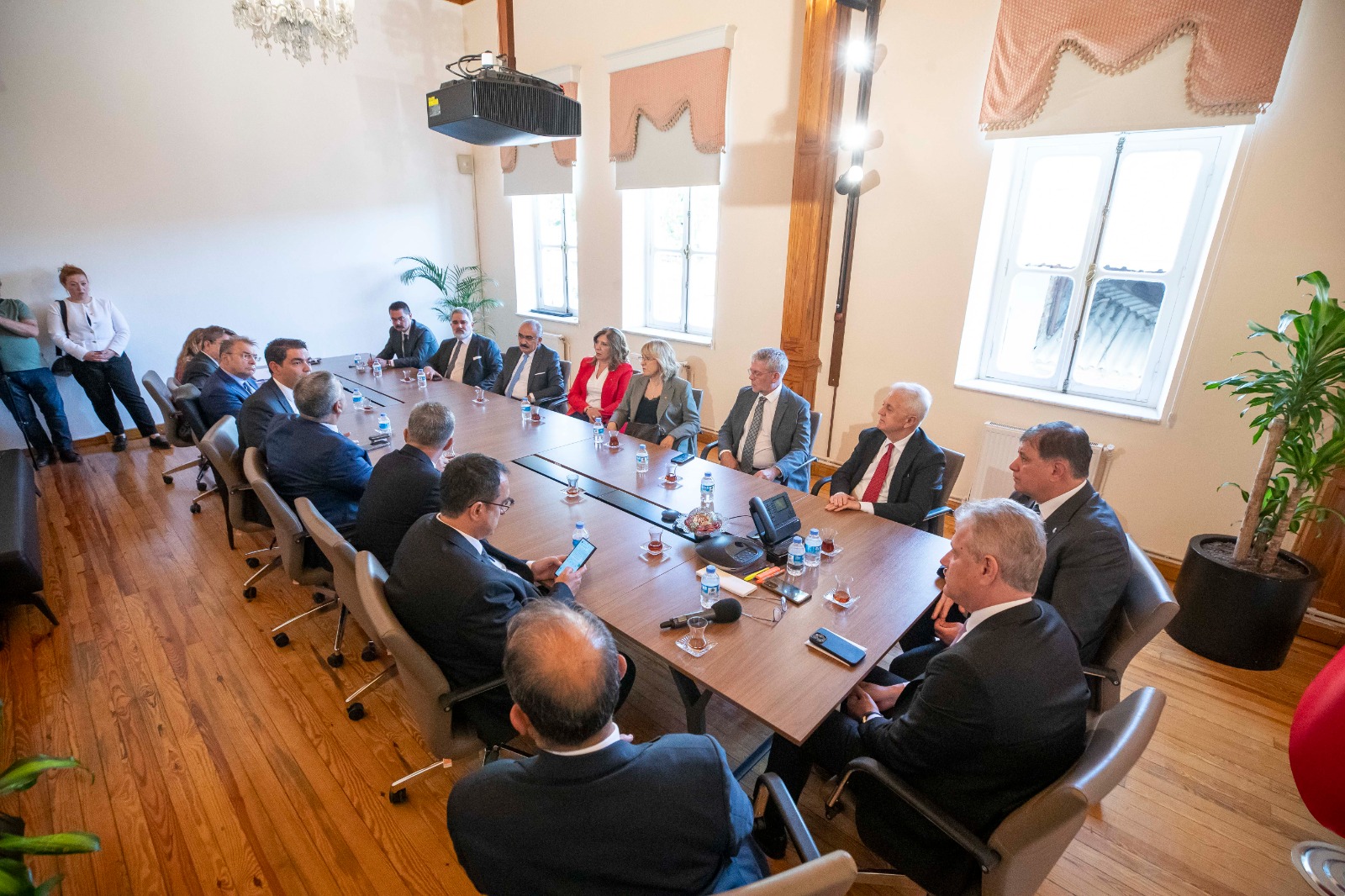 İZTO’dan Başkan Tugay’a ziyaret