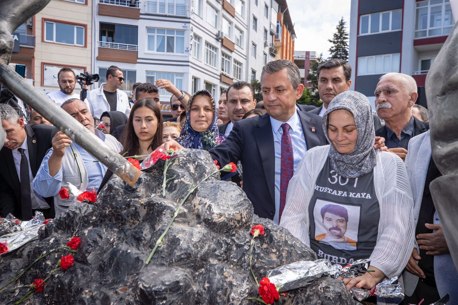 301 madenci için duygusal buluşma