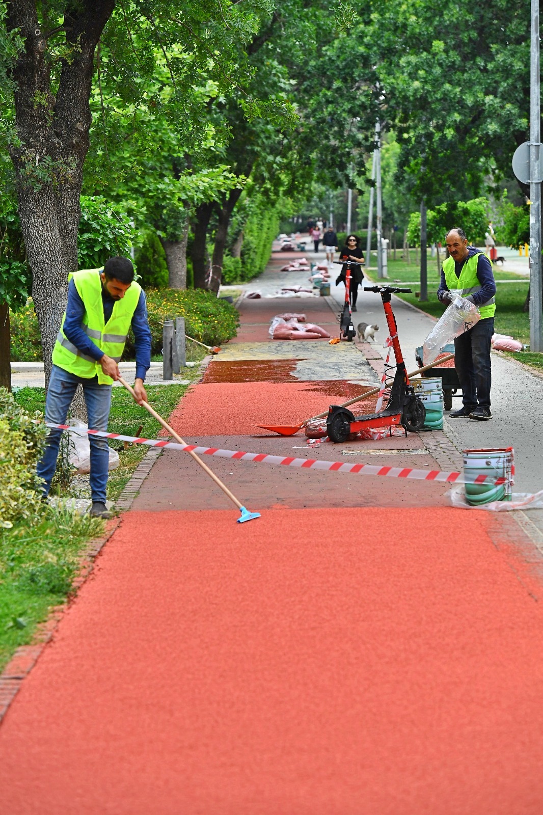 İzmir’in parkları yeniden doğuyor