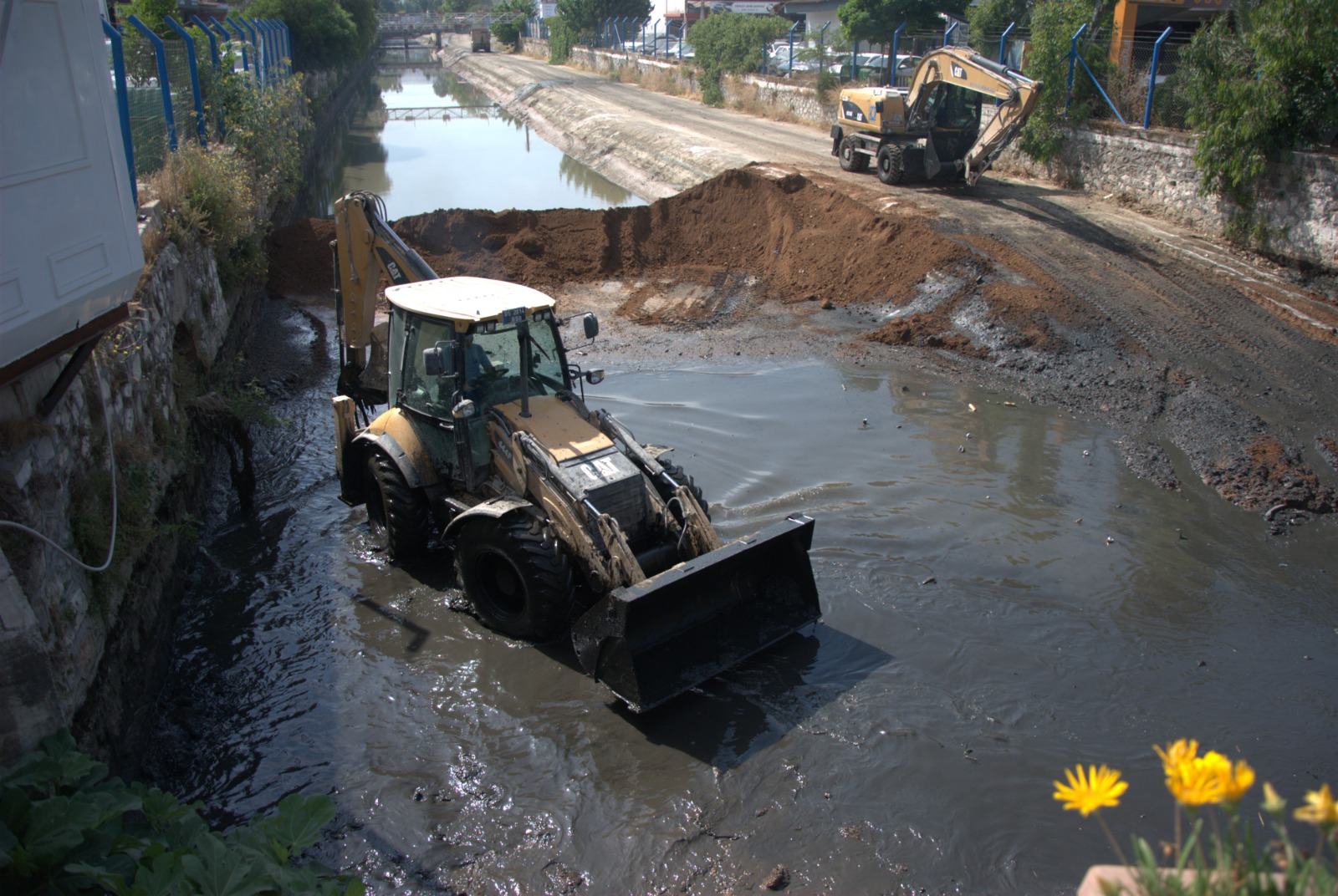 Manda Çayı’nda temizlik seferberliği: 30 bin ton çamur çıkarıldı