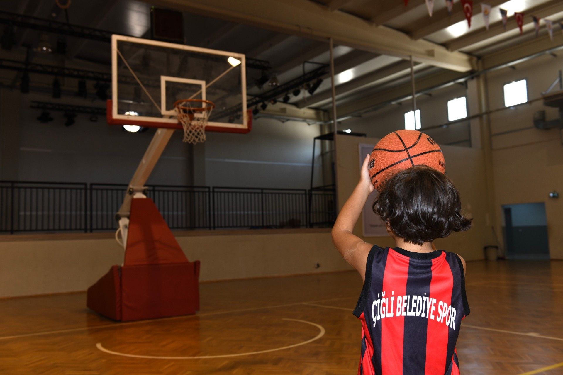 Çiğli Belediyesi’nin Yaz Spor Okulu Kayıtları Başlıyor