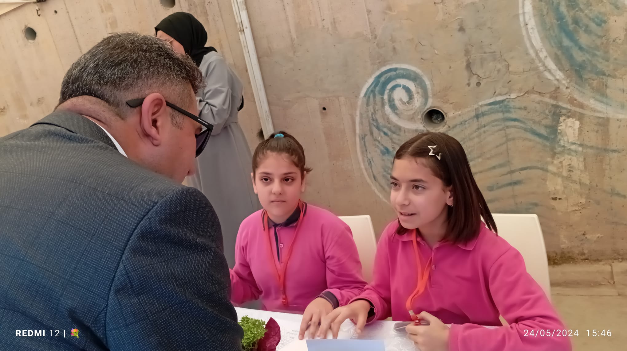 15 TEMMUZ ŞEHİTLERİ KIZ ANADOLU İMAM HATİP LİSESİ FEN VE SOSYAL BİLİMLER PROJE OKULU'NDA FESLEĞENLERDEN ÖYKÜLER KİTABININ İMZA GÜNÜ HEYECANI