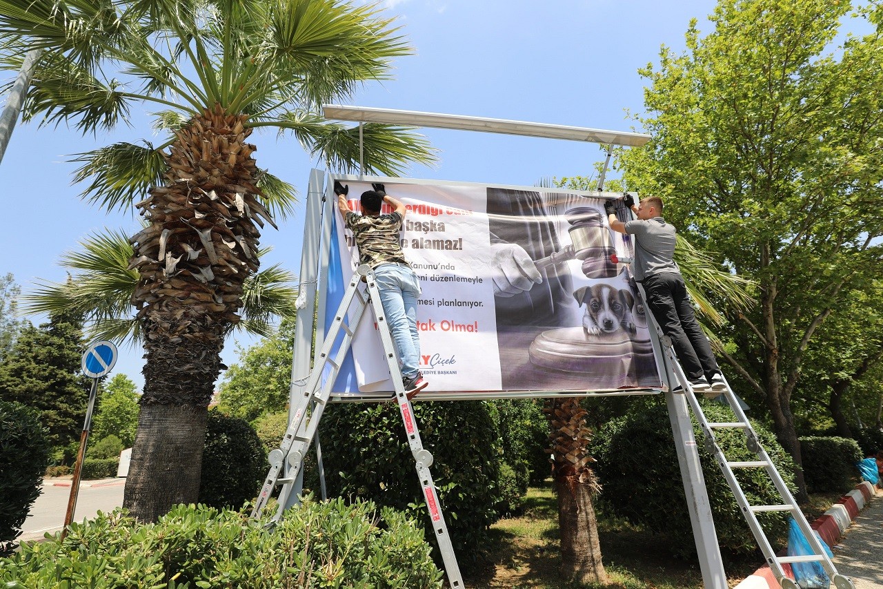 Menderes Billboardları Can Dostların Sesi Oldu
