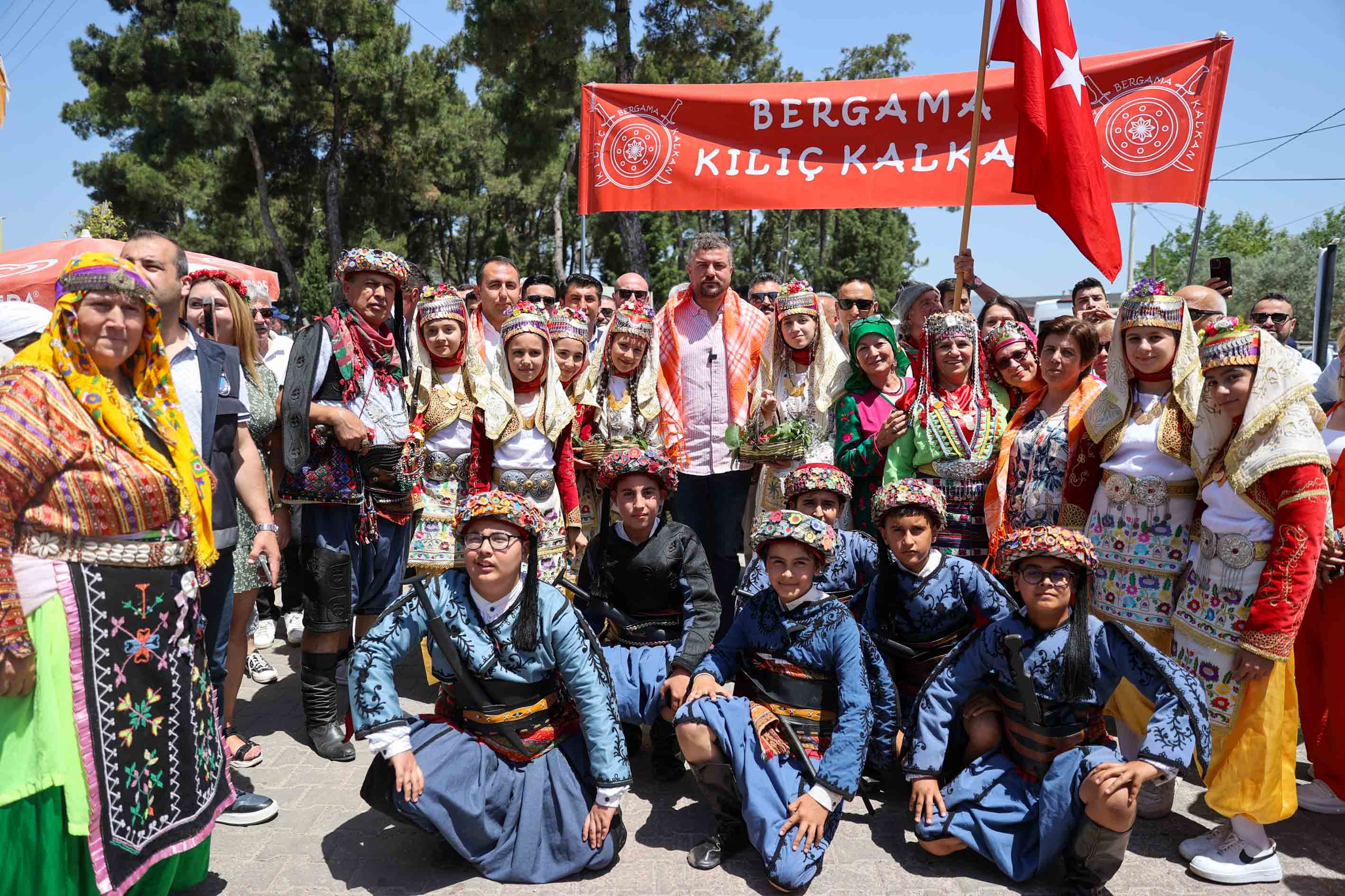 İzmirliler Belenbaşı Kiraz Festivali’nde buluştu