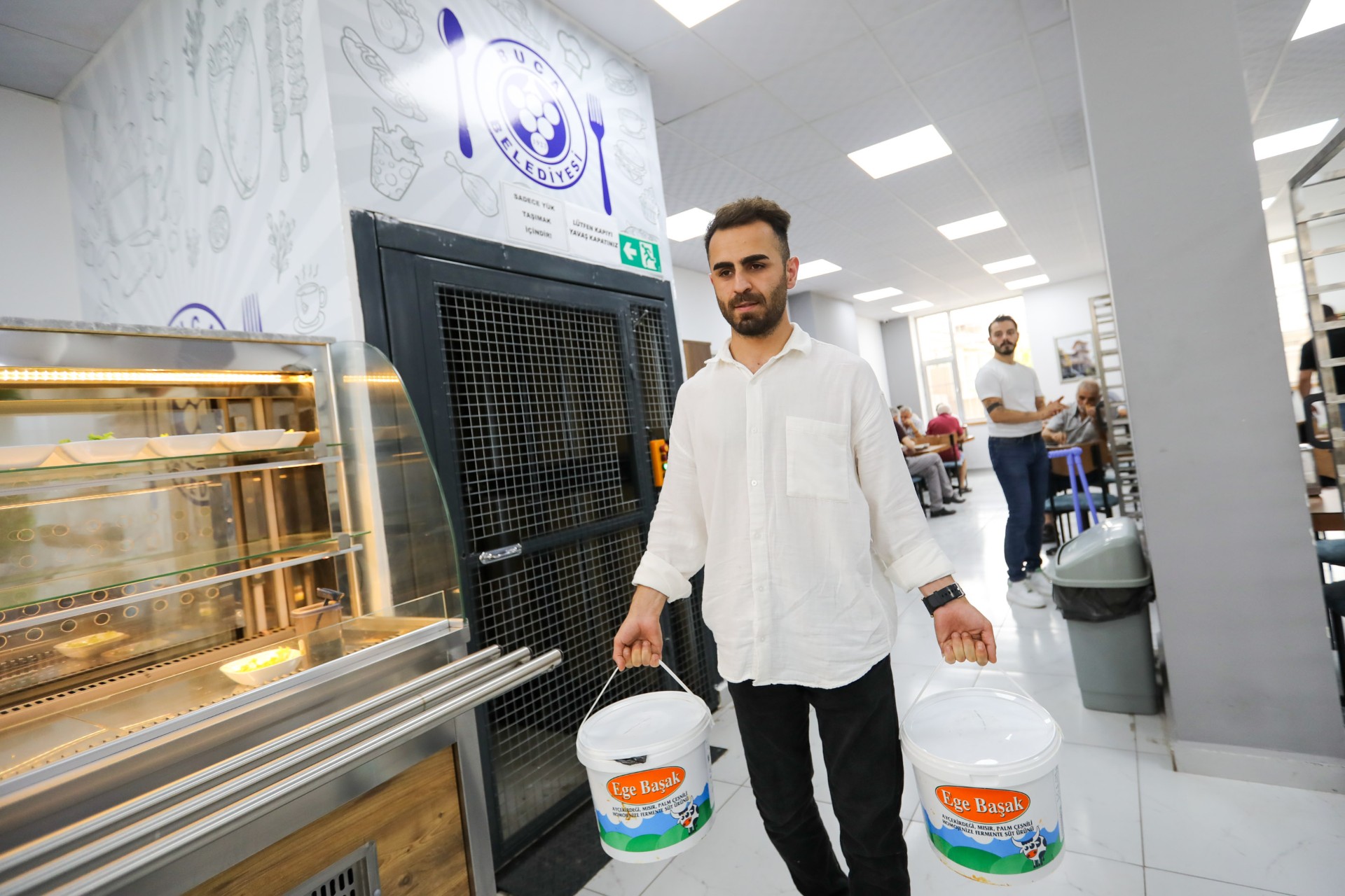 Buca'da kalan yemekler patili dostlara gidiyor