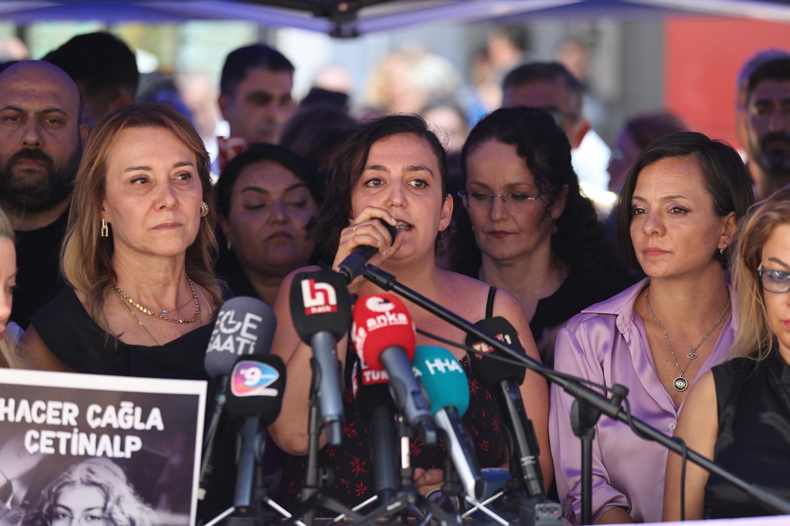 Konak'ta kadınlar şiddete ve kadın cinayetlerine 'hayır' dedi