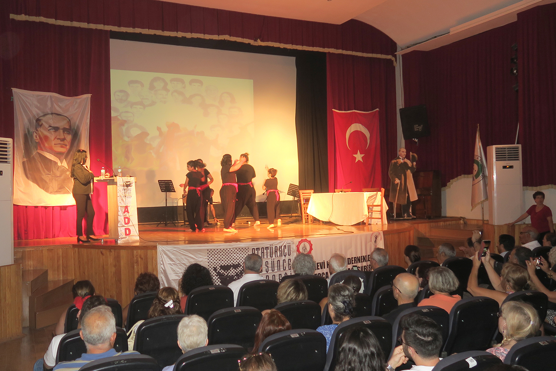 MADIMAK KATLİAMI FOÇA’DA ANILDI