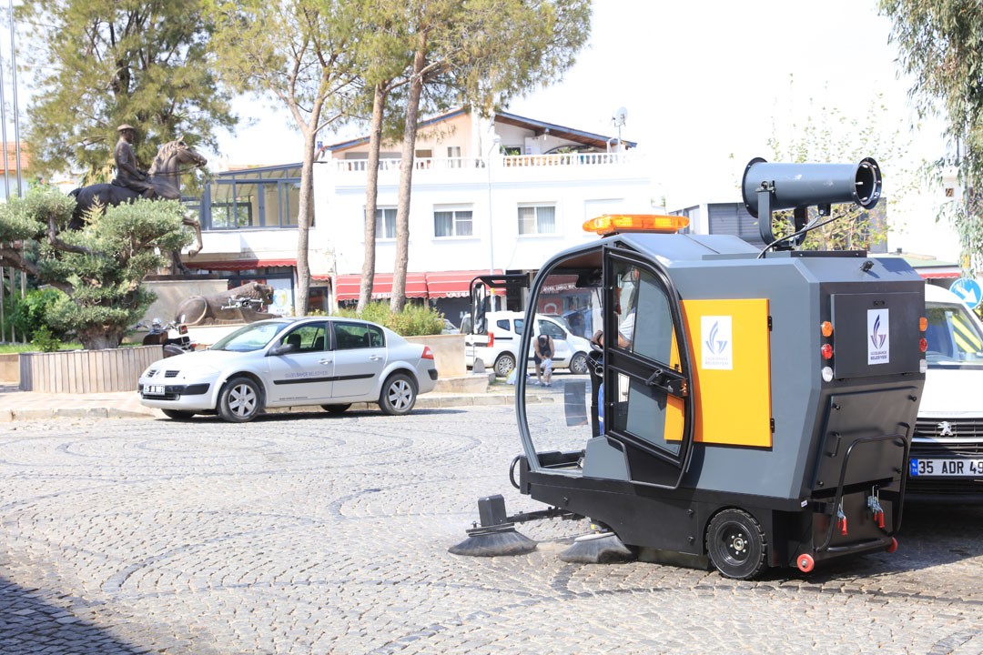 Güzelbahçe’de Her Mahalleye Bir Temizlik Aracı