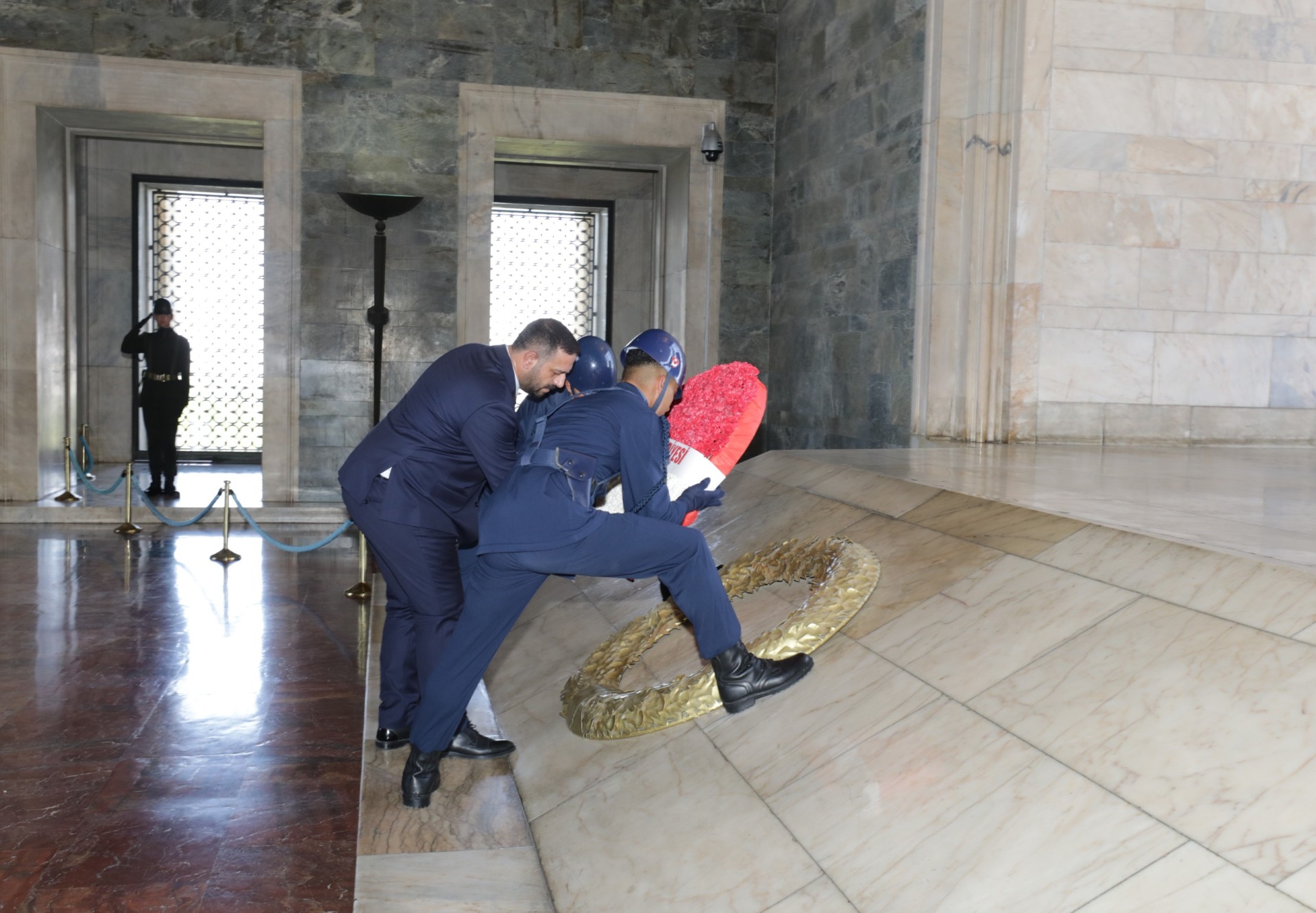 BAŞKAN ERMAN UZUN’DAN ANITKABİR'E ZİYARET