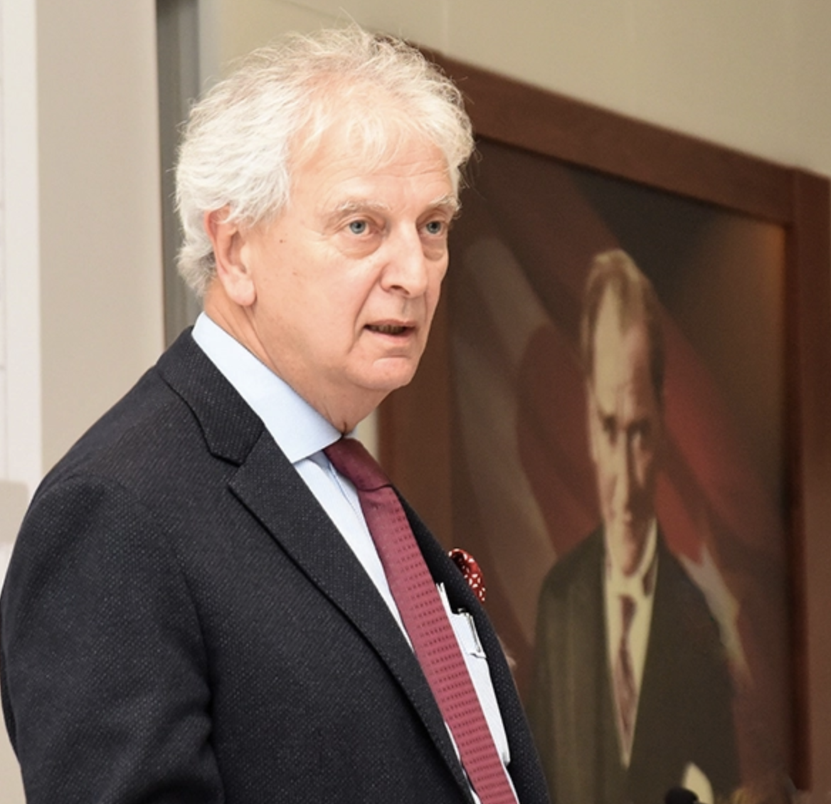 İzmir'e acil dönüşüm uyarısı