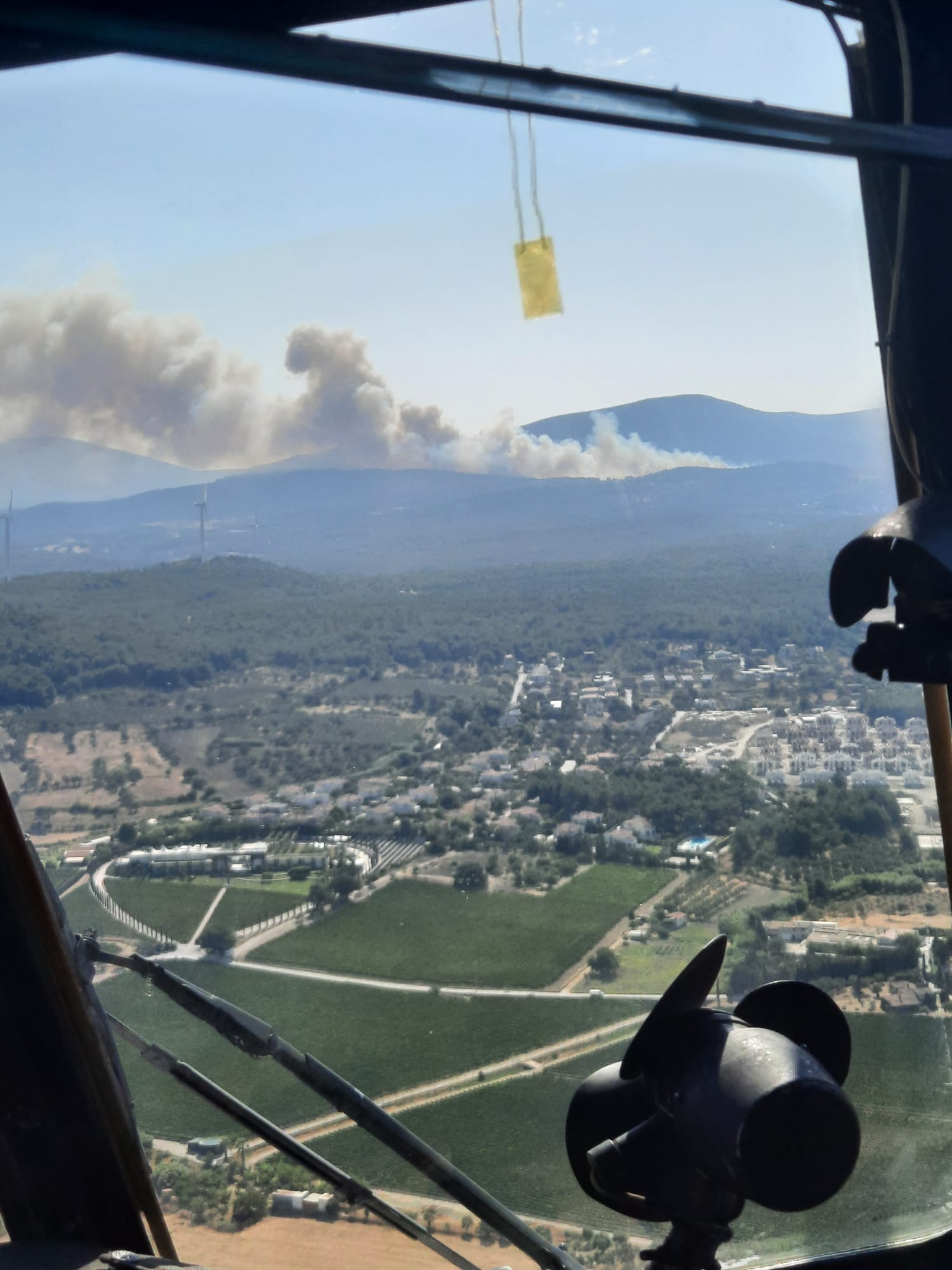 İzmir İtfaiyesi kentin dört bir yanında yangınlarla mücadele ediyor