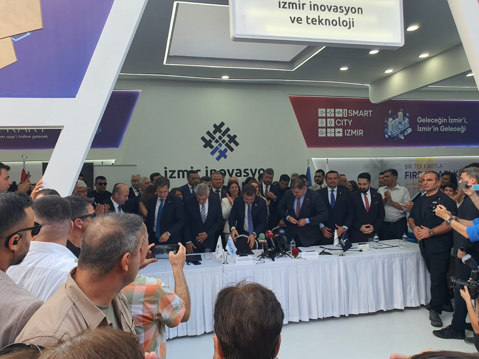 93. İzmir Enternasyonal Fuarı  siyasi isimleri bir araya getirdi