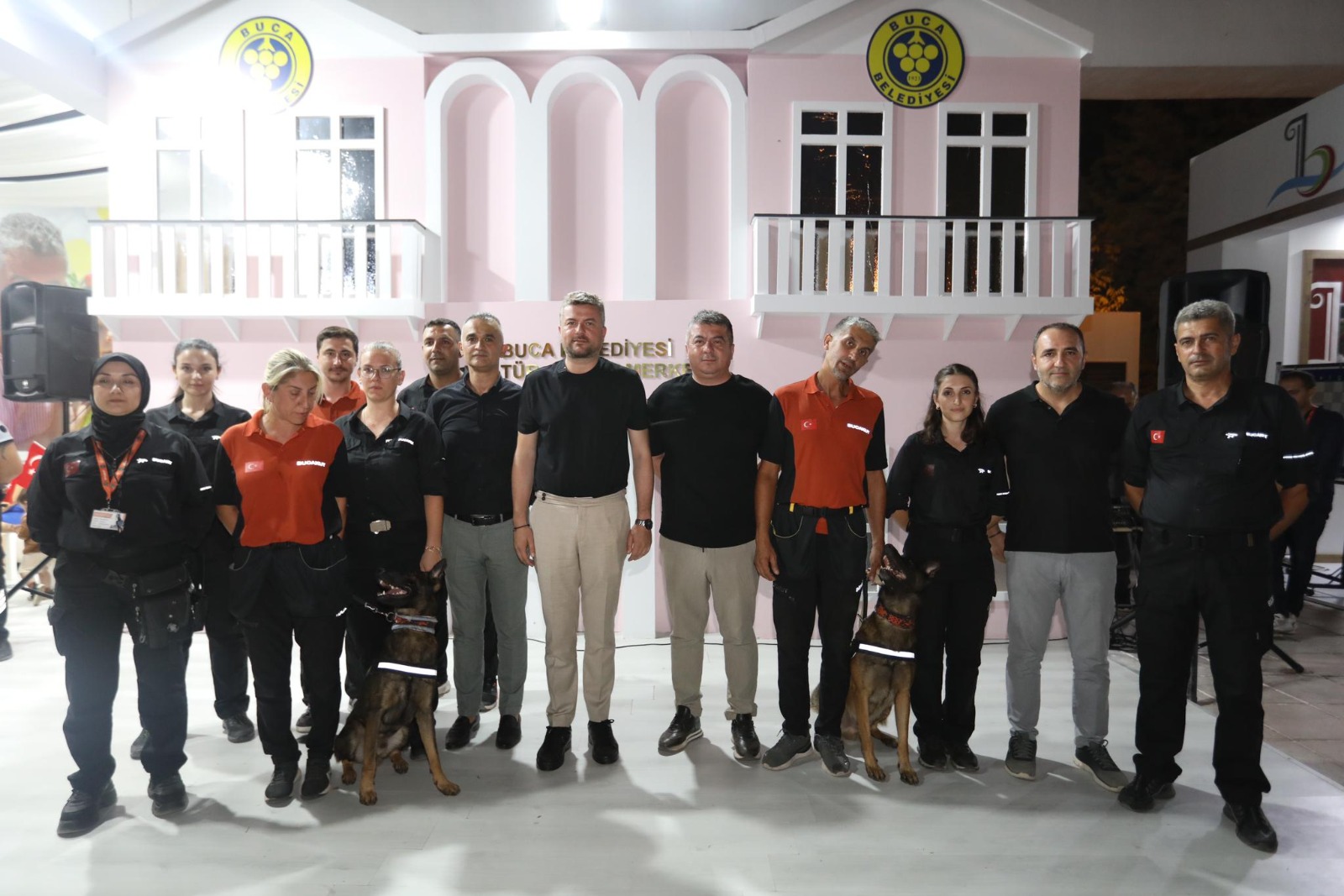 Ramo ve Ateş’e İEF’de büyük ilgi